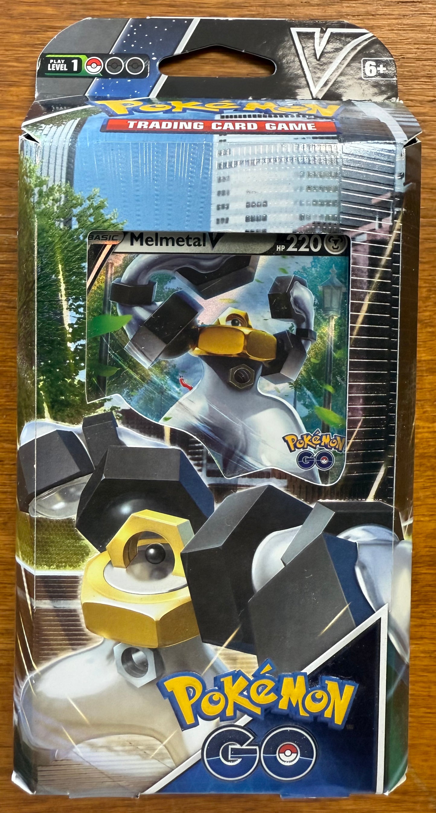 Pokémon TCG: Pokémon GO Melmetal V Battle Deck (60 Cards, Ready to Play)