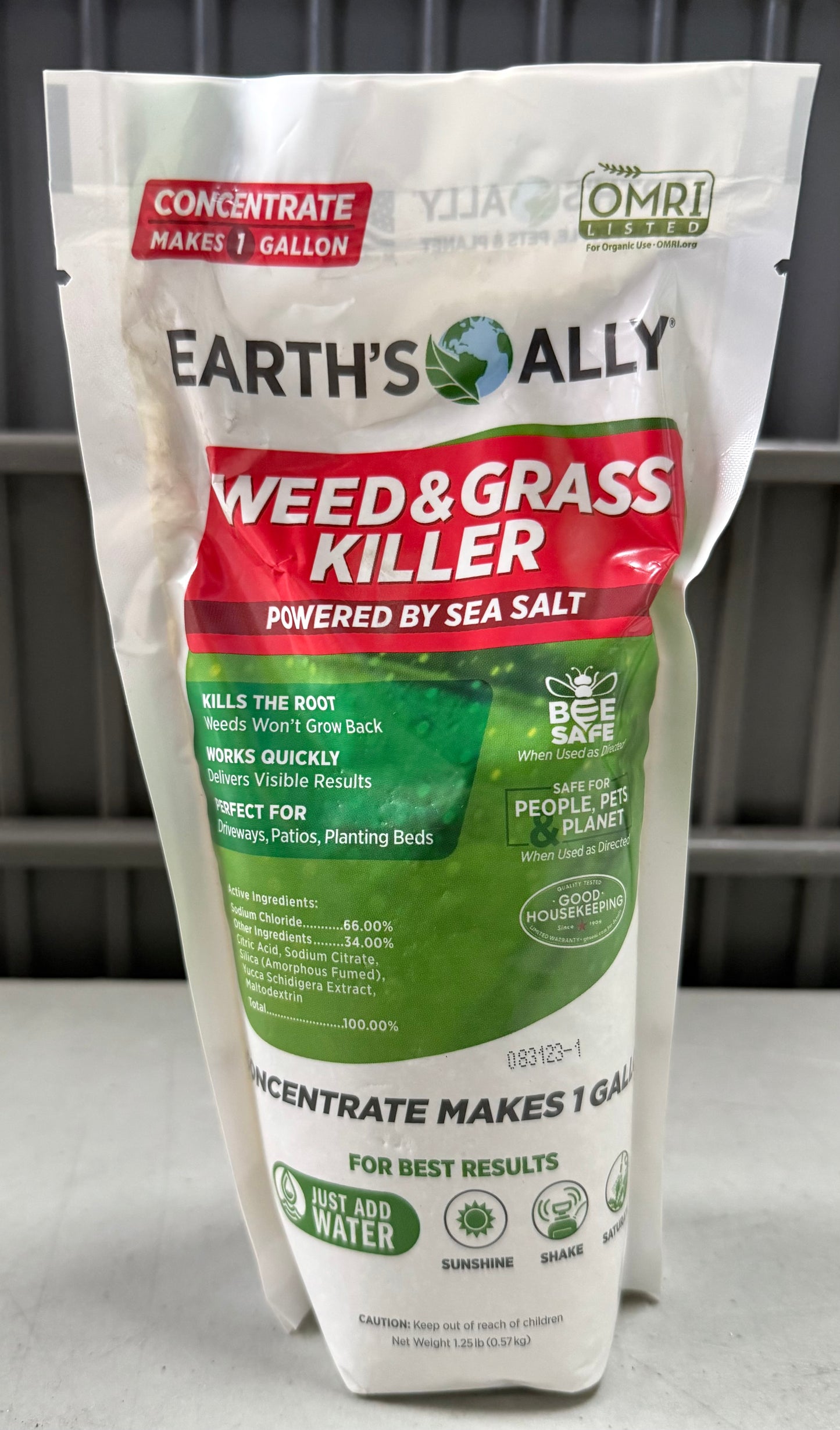Earth's Ally Weed and Grass Killer Powder Concentrate Makes 1 gal Natural Herbicide for Organic Gardens