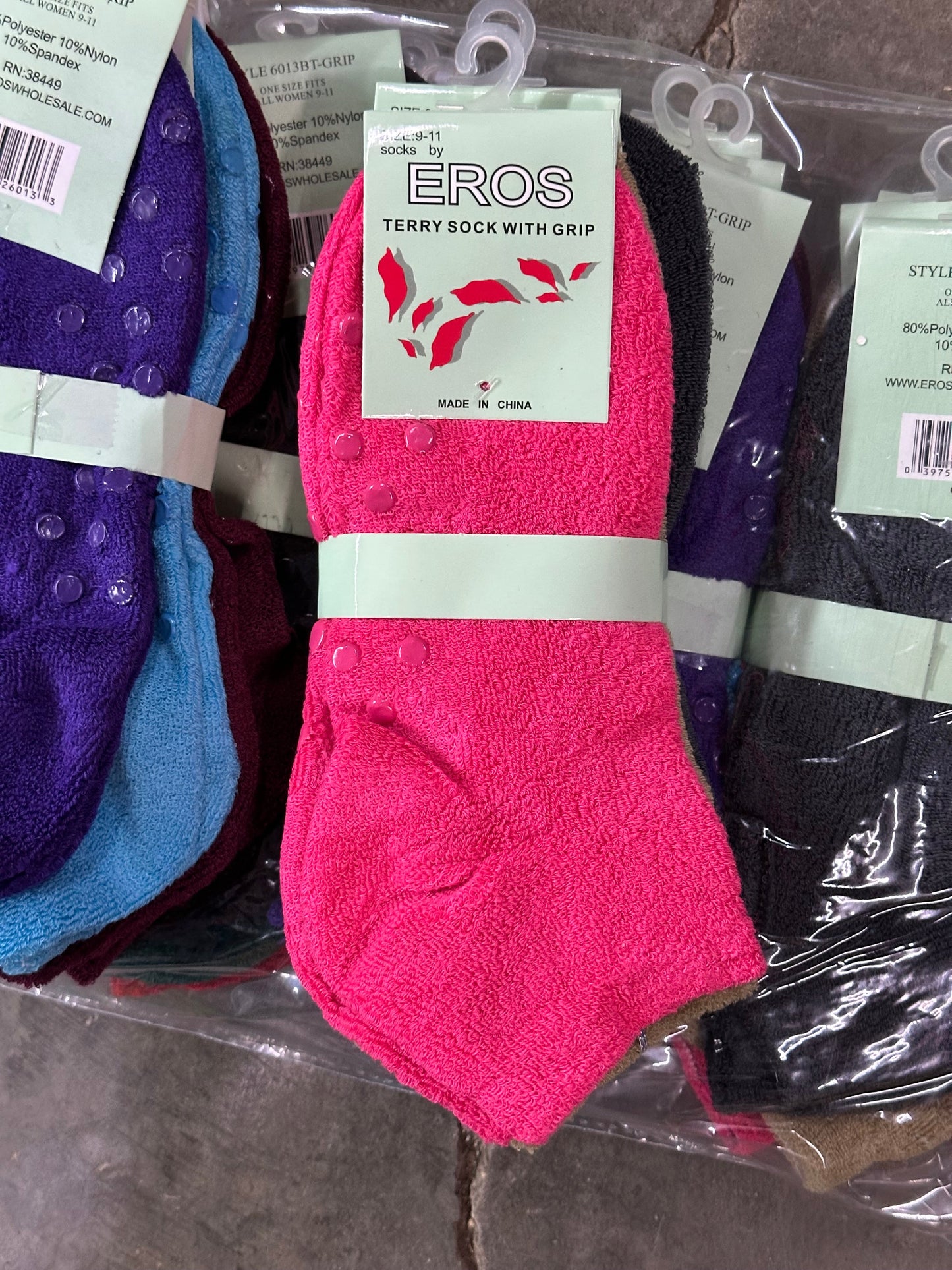 12-Pack Women's Ankle Terry Socks With Grips