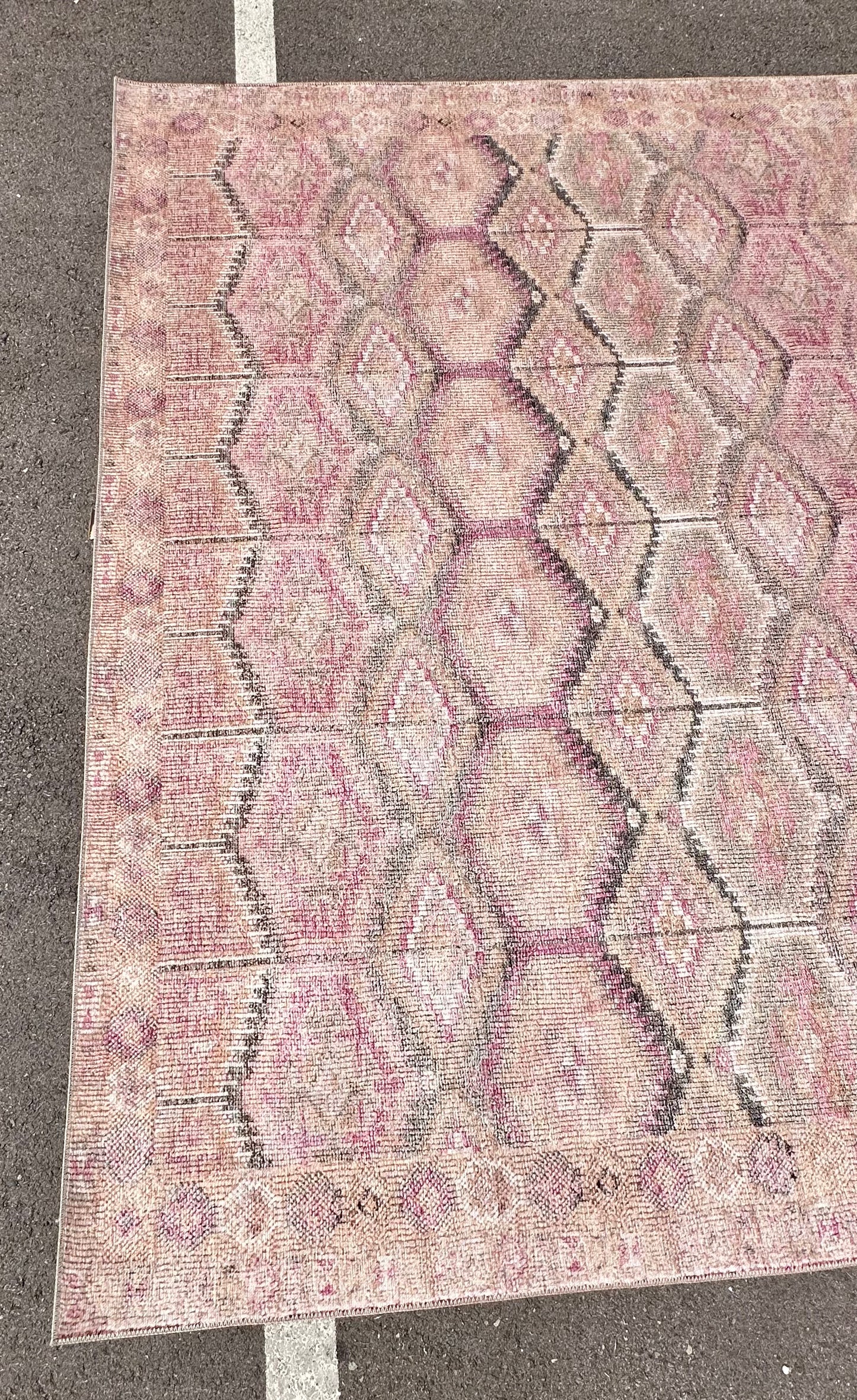 Loloi Layla Collection LAY-17 Pink/Lagoon 9'-0" x 12'-0" .13" Thick Area Rug, Soft, Durable, Vintage Inspired, Distressed, Low Pile, Non-Shedding, Easy Clean, Printed, Living Room Rug (L984)