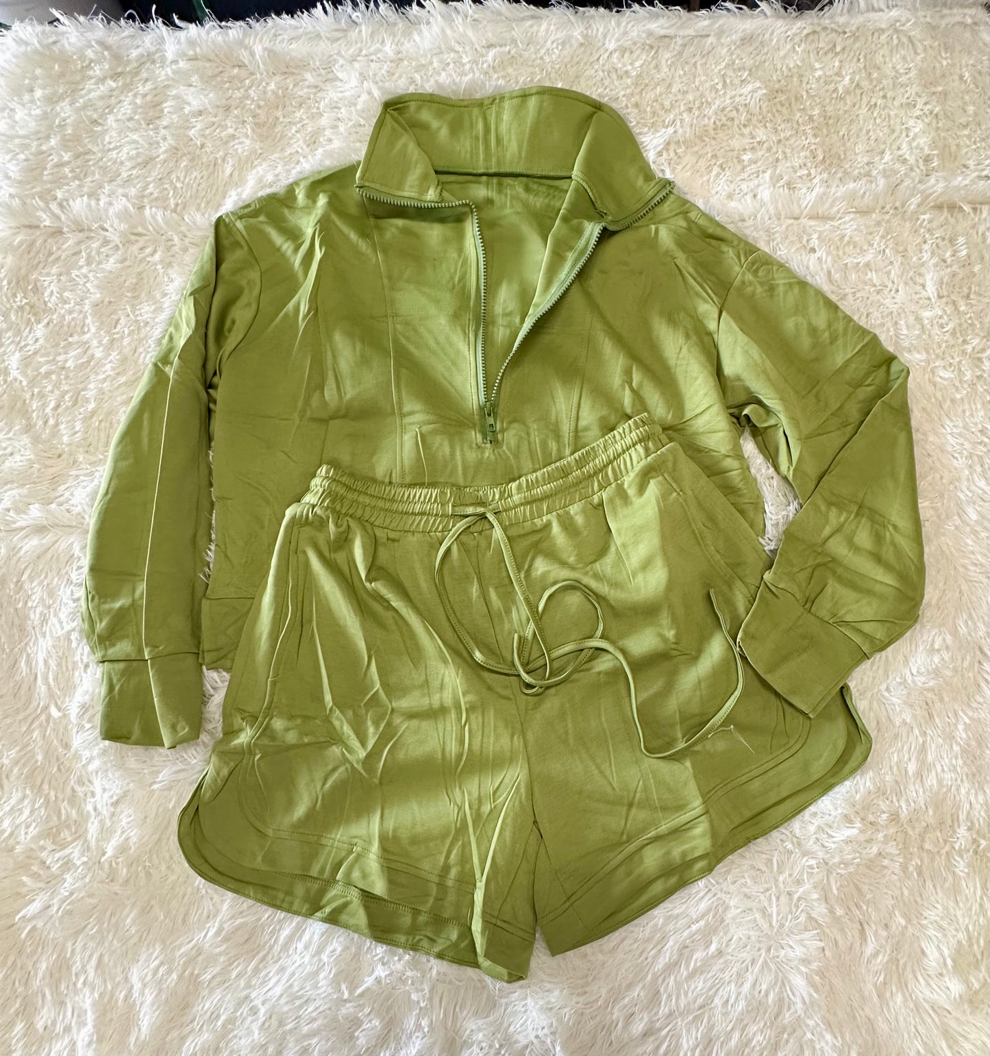 Women’s Two Piece Outfit, Half Zip Lapel Cap Sleeve Sweatshirt with High Waist Drawstring Shorts (Size XL)
