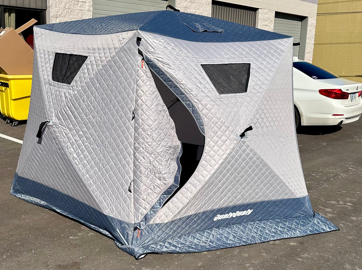 New - Large Ice Fishing Tent Insulated Pop Up Shelter (W329)