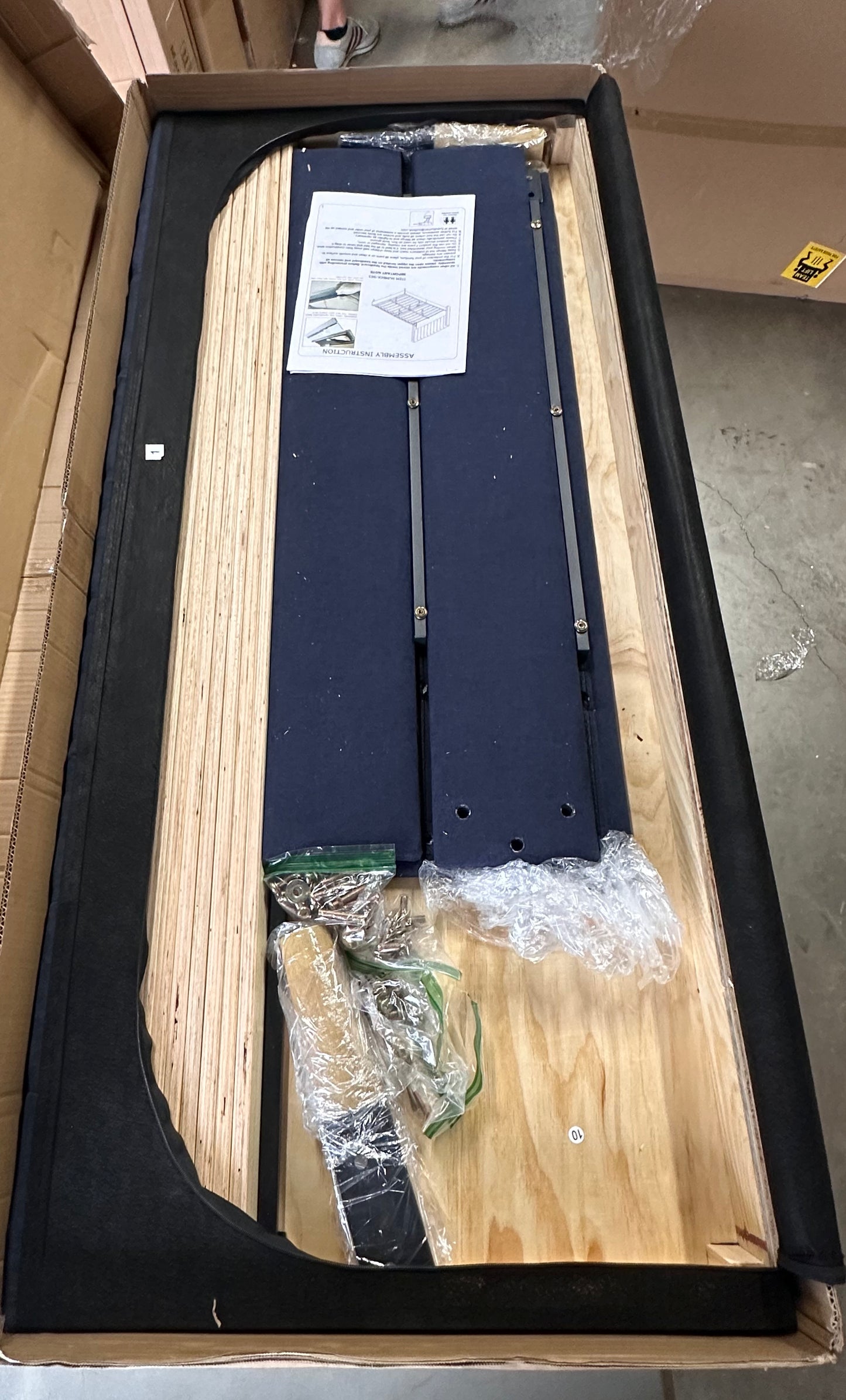 YUHUASHI Full Size upholstered Platform Bed  Bed Frame, Modern Geometric Double-Wing Design headboard/Linen Fabric/Easy to Assemble no Noise (Navy Blue, Full) (B1131)