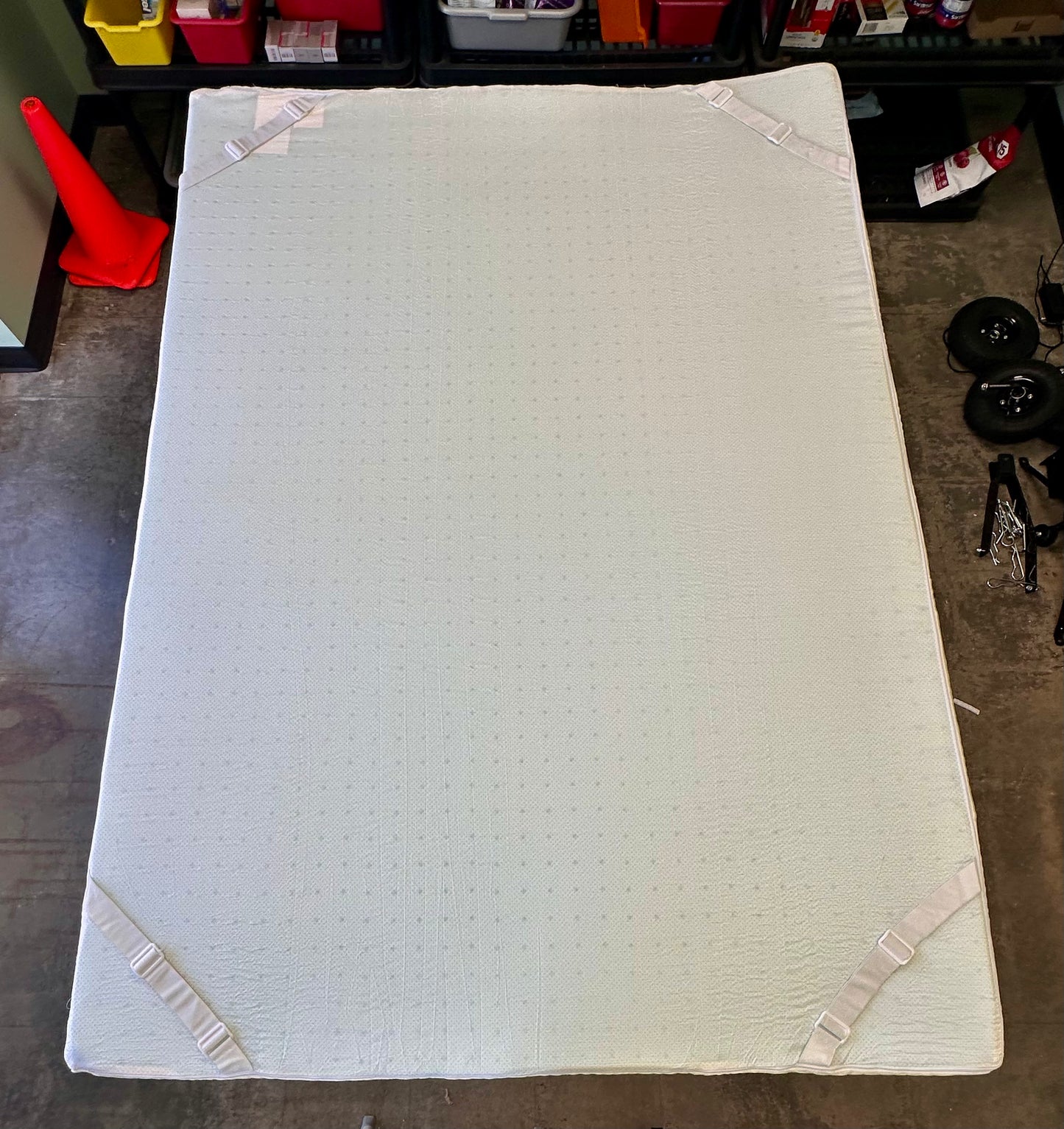 Mystery Full Size Mattress Topper (B1239)