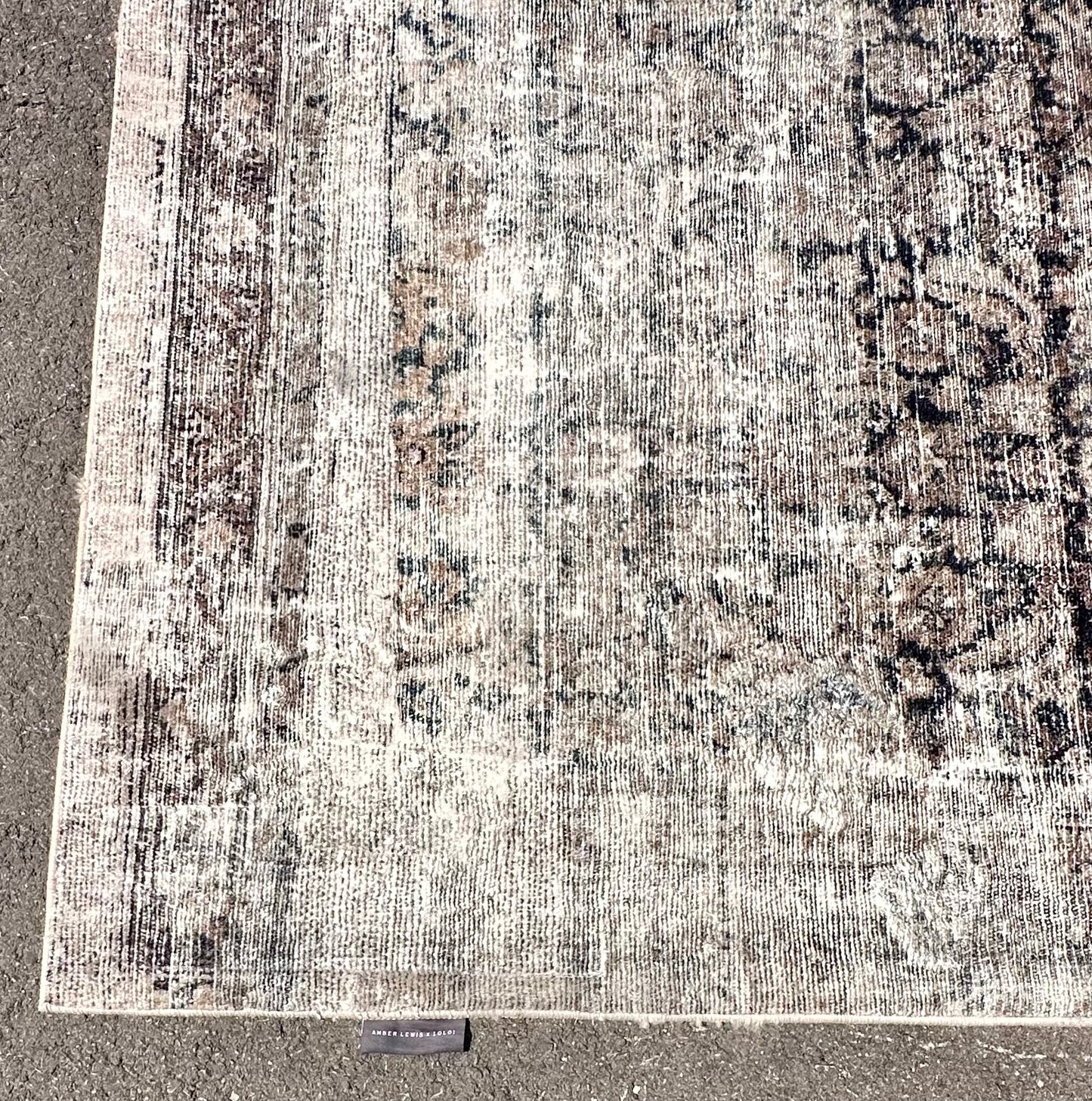 Loloi Amber Lewis Honora Collection HON-04 Bark/Dove 7'-10" x 10' Area Rug (L983)