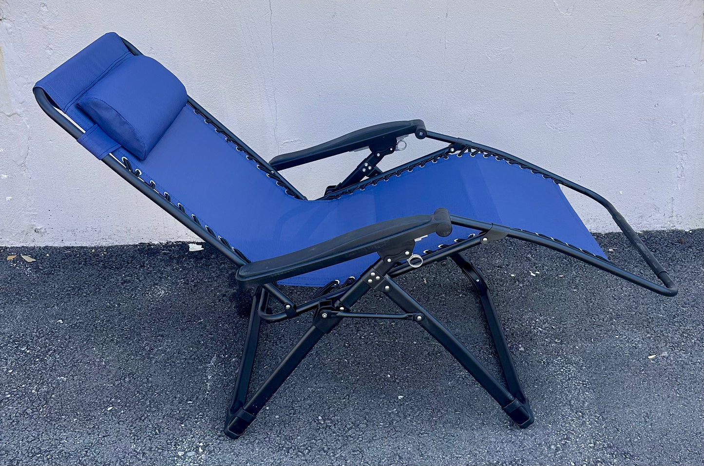 Outdoor Patio Zero Gravity Lounge Chair with Pillow, Folding Reclining with Textilene Material, Fully Adjustable, Extra Wide 26", Navy Blue (G798)