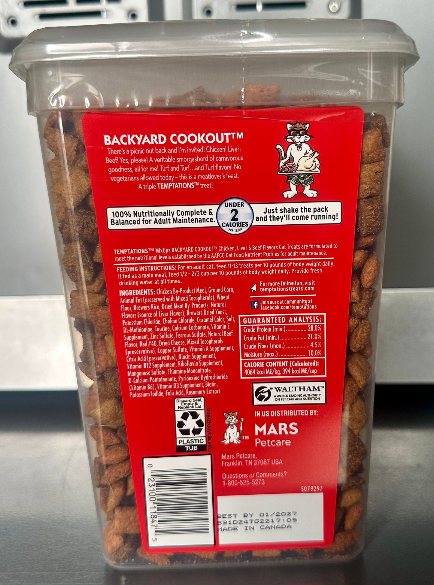 Temptations Cat Treats MixUps Backyard Cookout Flavor Crunchy, Soft Cat Treats, 30 oz. Tub