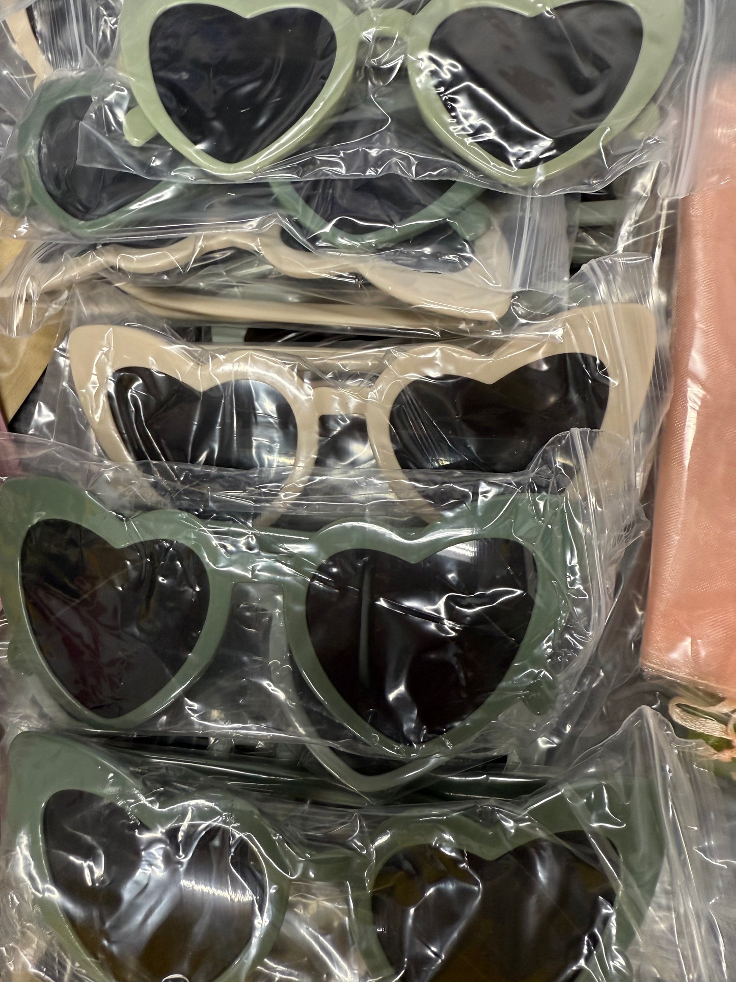 4 pairs of Heart Glasses