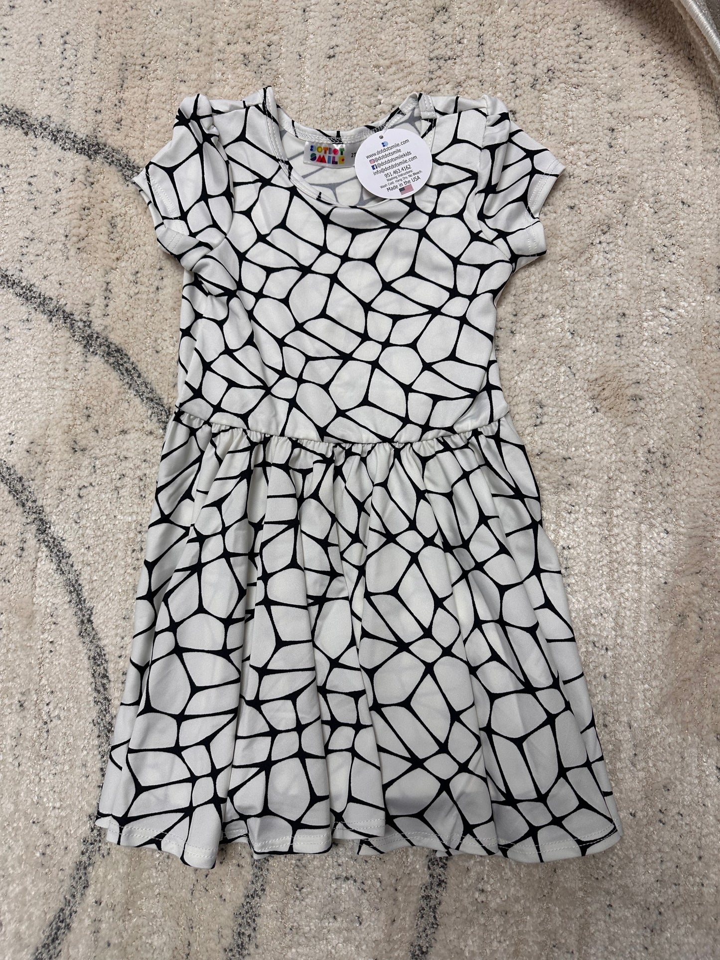 DotDot Smile Black/White Dress Size 2