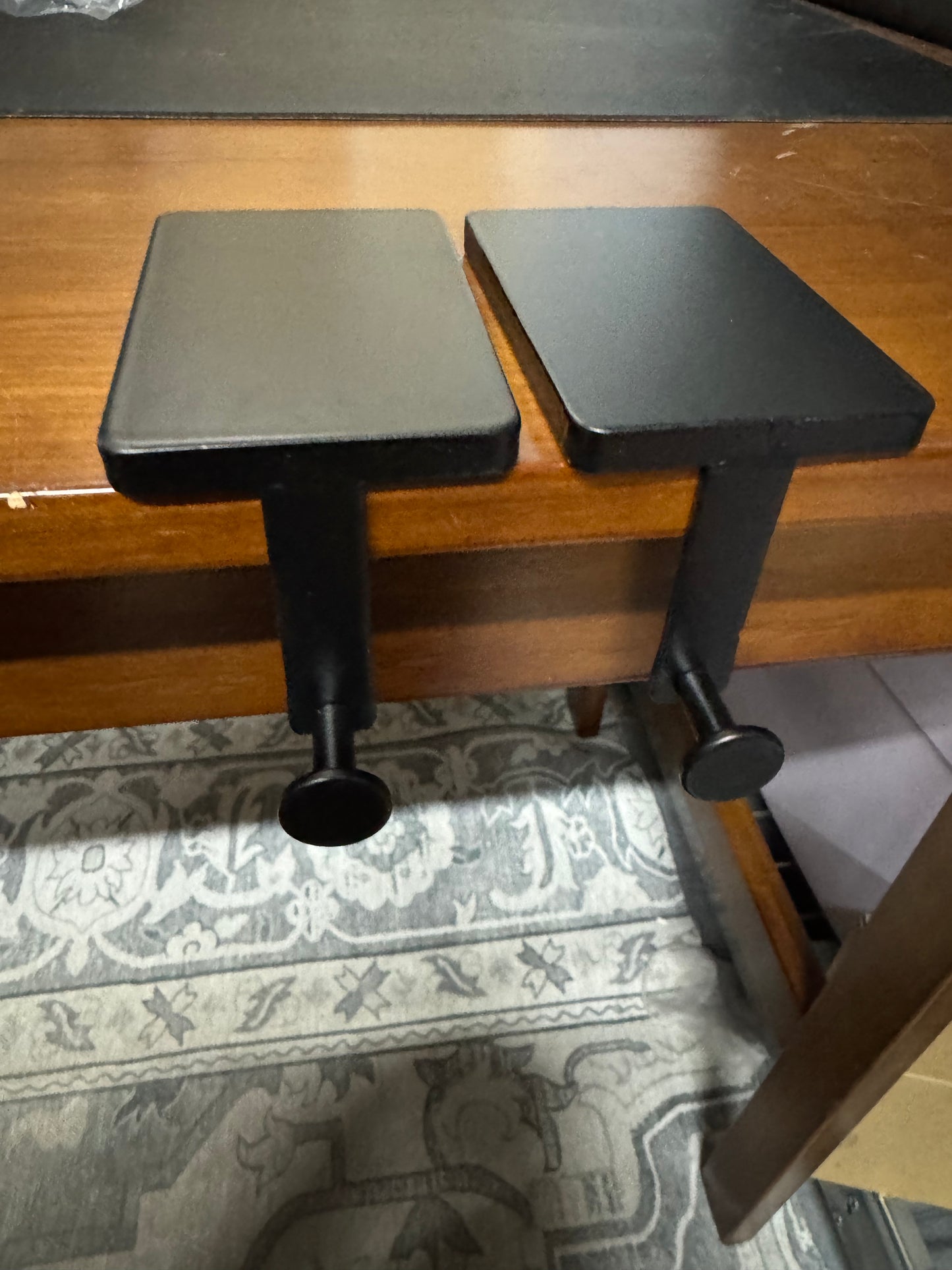 OCTERIC 2pcs Metal Christmas Stocking Holders for Mantle Heavy Duty Stocking Hangers (Black, 7)