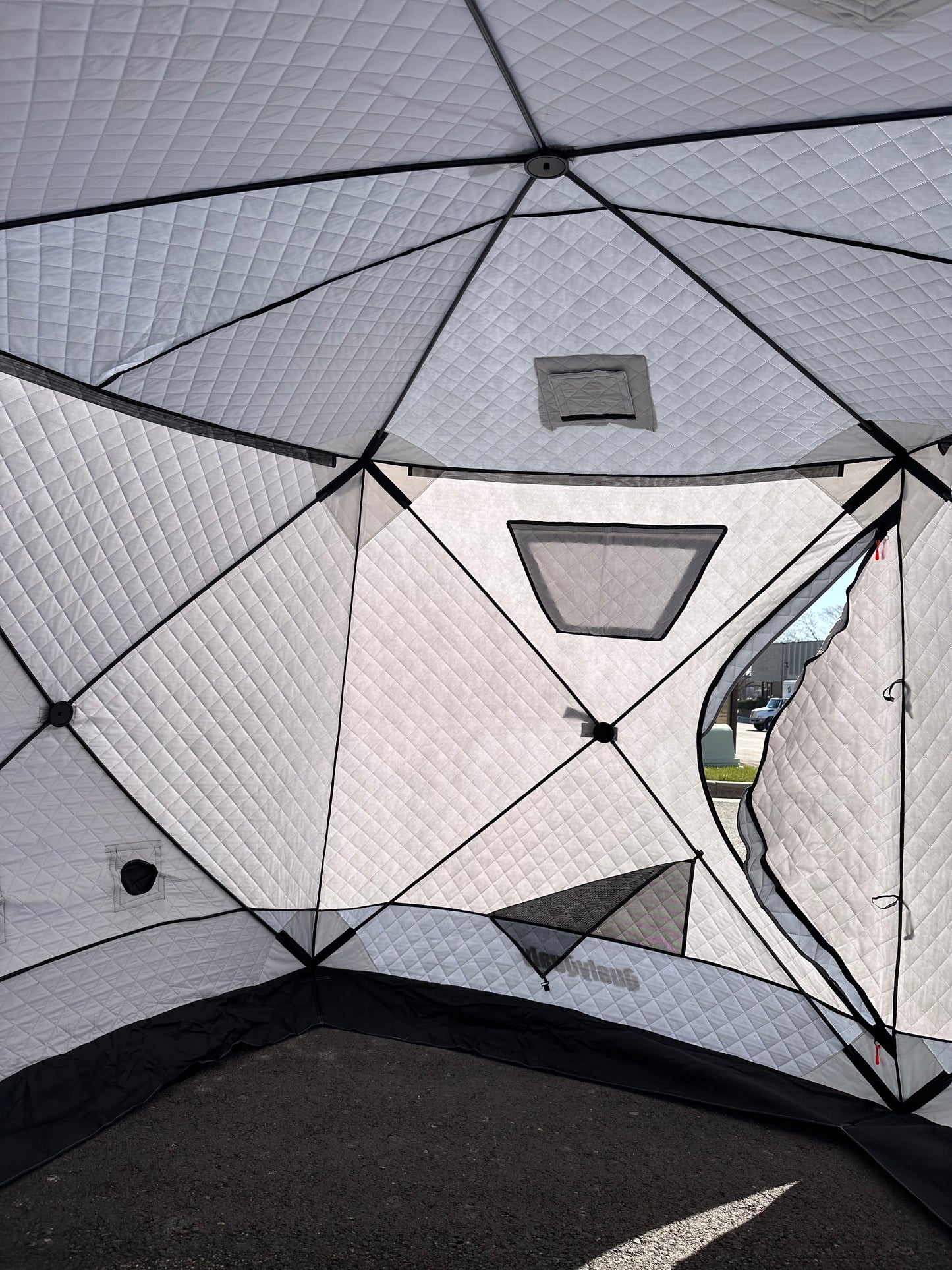 New - Large Ice Fishing Tent Insulated Pop Up Shelter (W329)