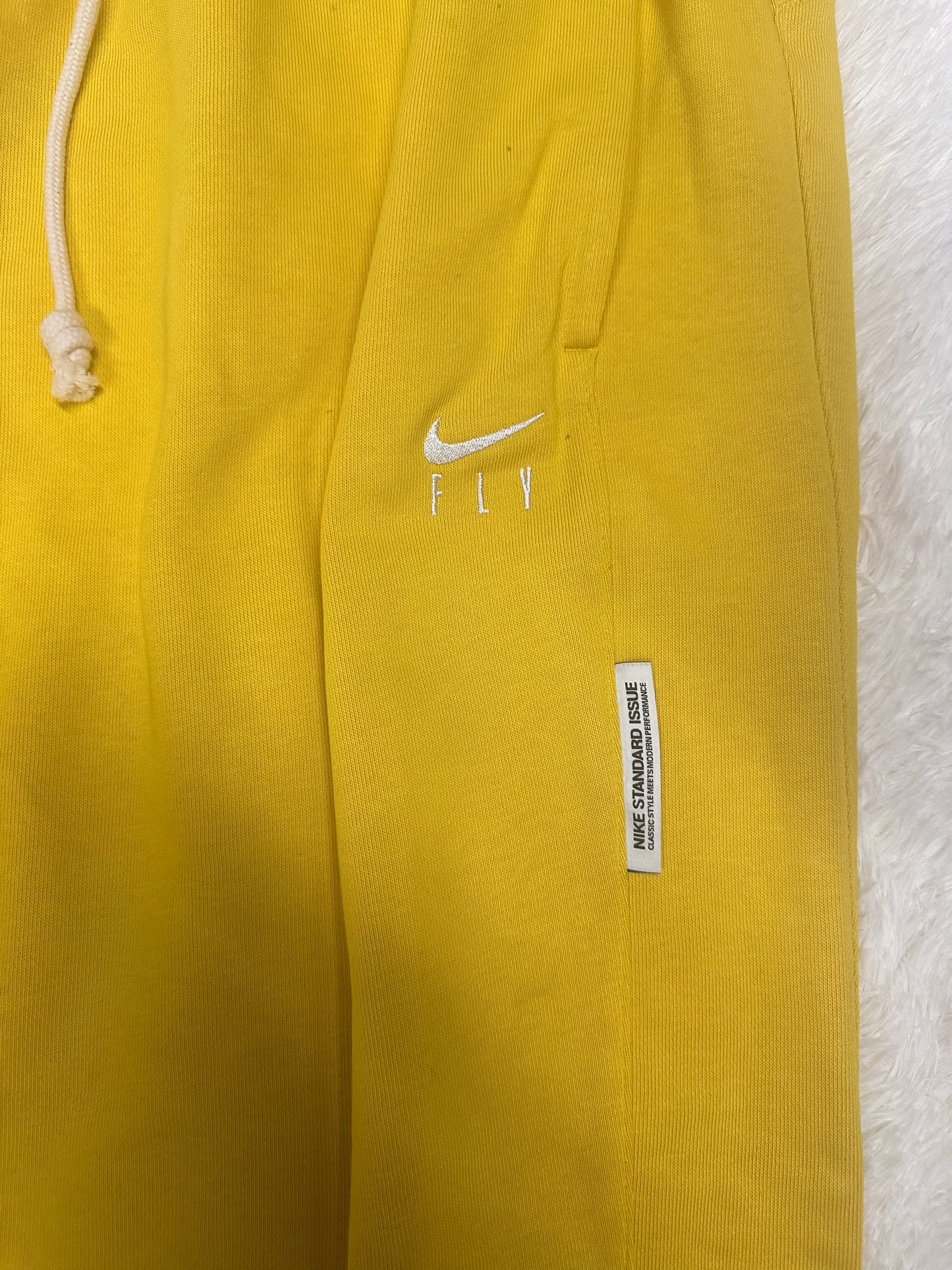 WMNS DRI-FIT SWOOSH FLY STANDARD ISSUE BASKETBALL PANTS (VIVID SULFUR) (Size 2X, Loose Fit)