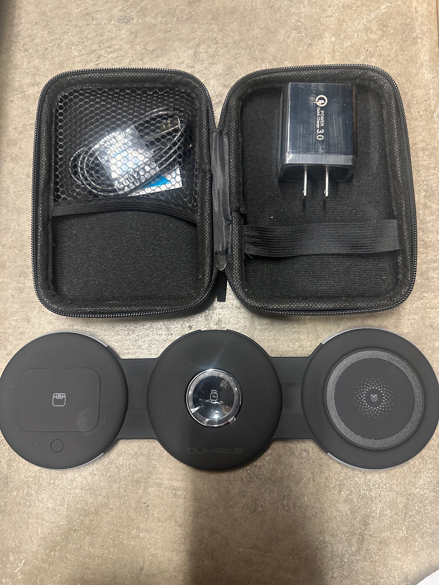 Wireless Charging Station, 3 in 1 Foldable Fast Wireless Charger Pad