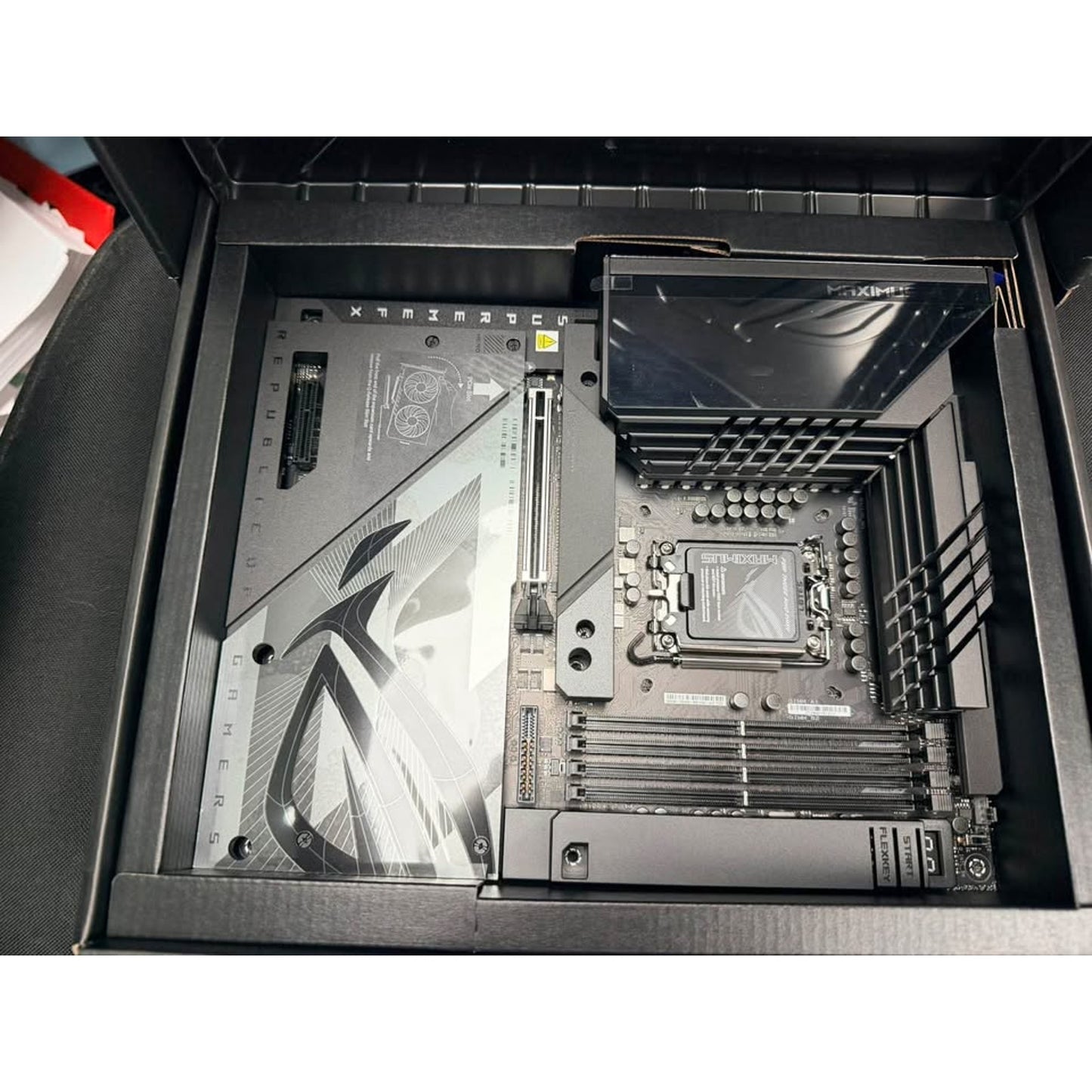 ROG Maximus DDR5 BTF Z790 Hero Motherboard