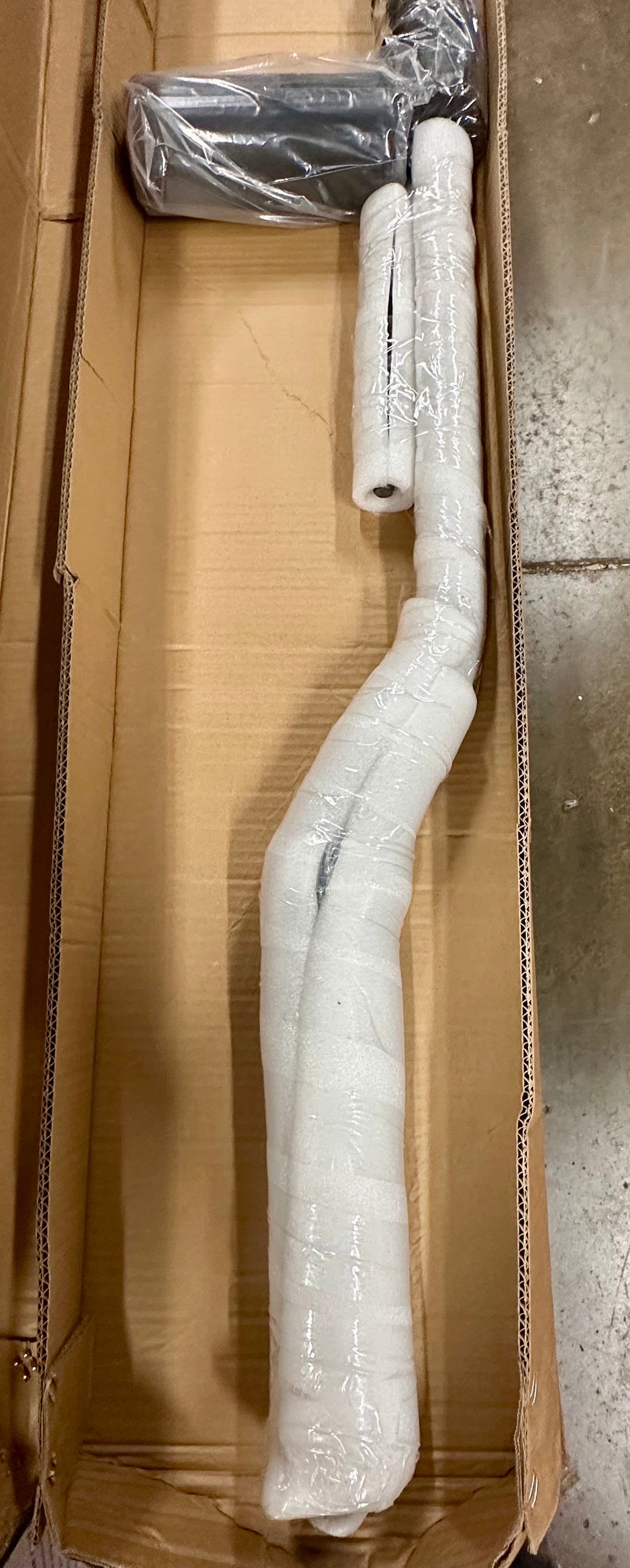 7FT Safety Squat Bar Load 700LBS, 2" Sleeve Olympic Barbell with Comfortable Neck Pad, Ideal for Free Weight Strength Training (W632)