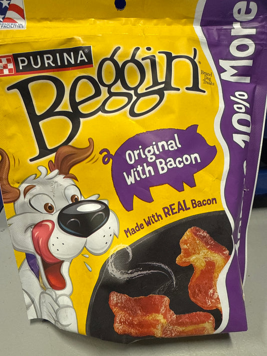 Purina Beggin' Strips With Real Meat Dog Treats With Bacon and Beef Flavors
