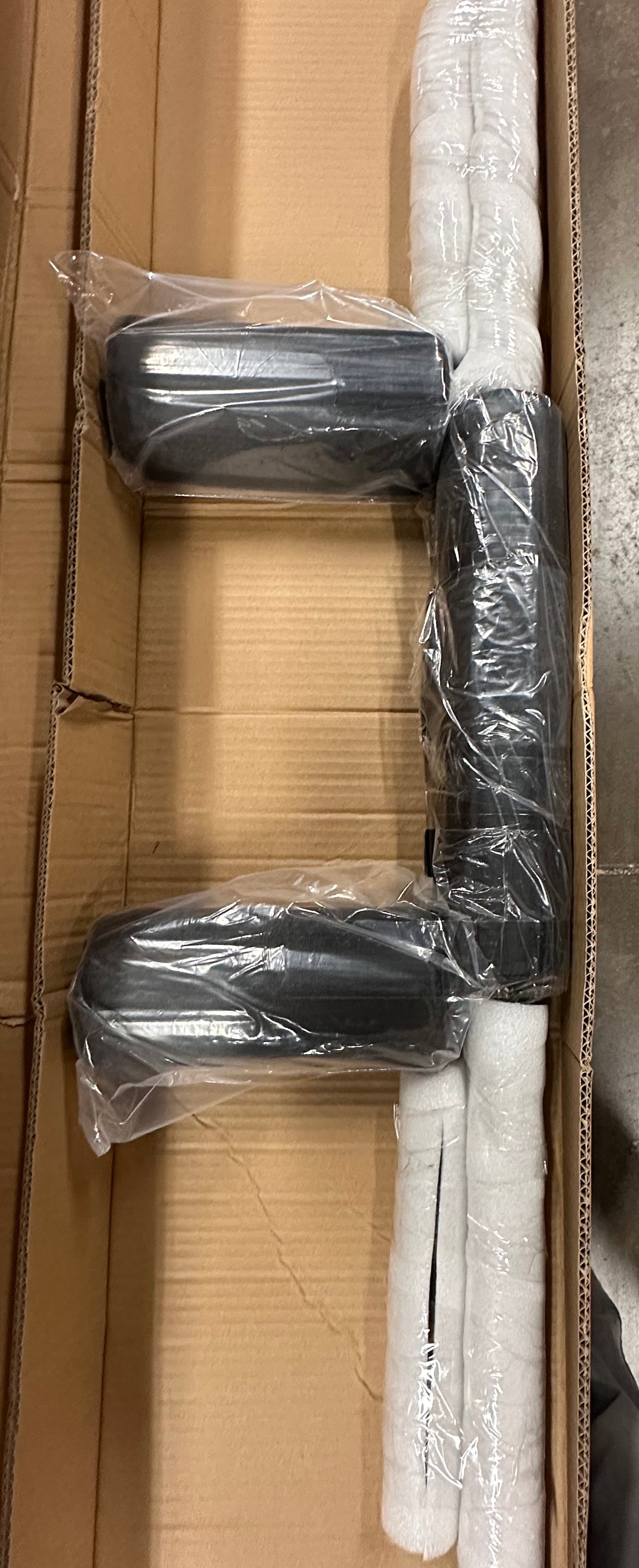 7FT Safety Squat Bar Load 700LBS, 2" Sleeve Olympic Barbell with Comfortable Neck Pad, Ideal for Free Weight Strength Training (W632)