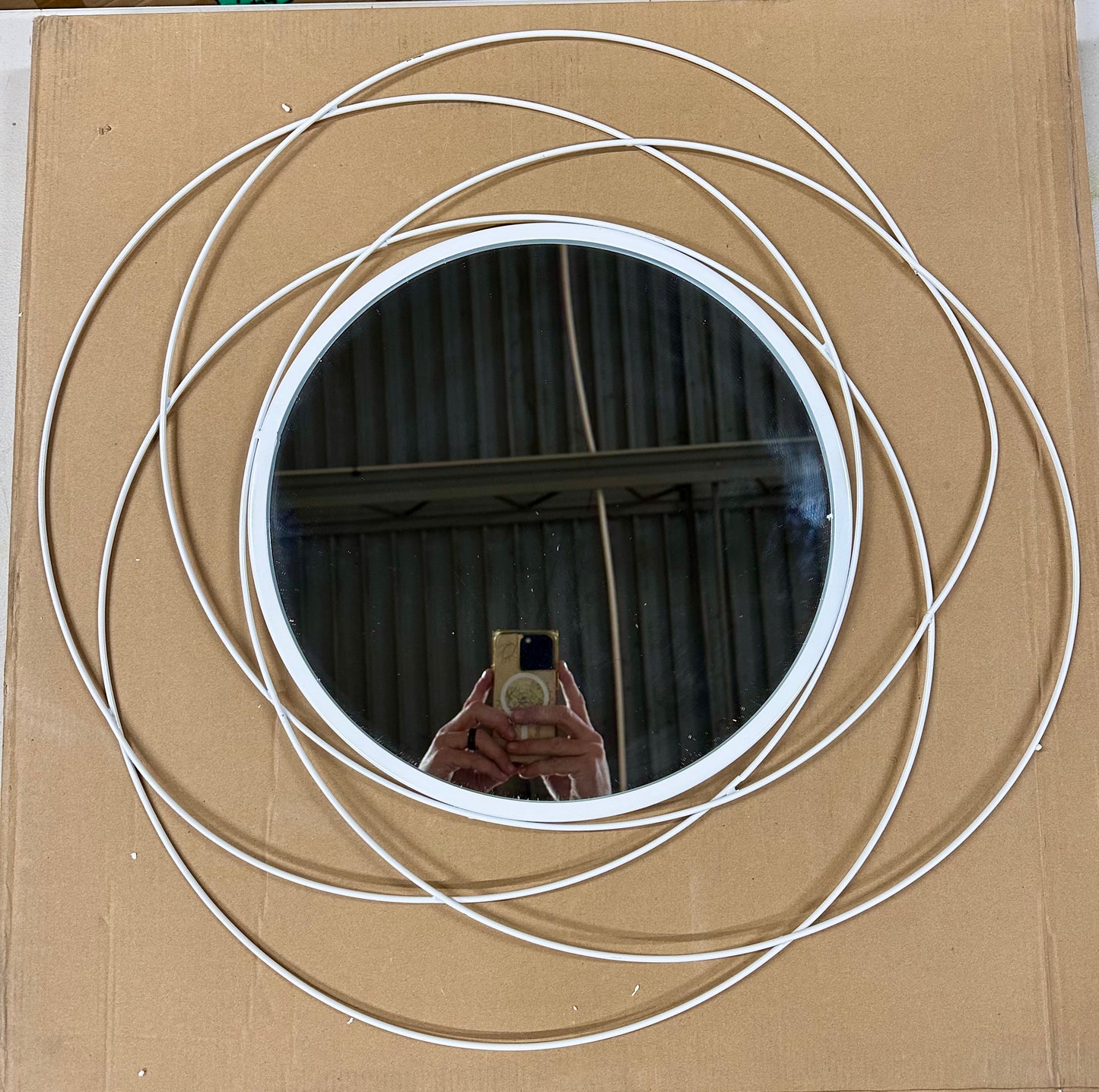 24” Round Mirror, White Circular Wall Mirror for Bathroom, Vanity, Living Room, Bathroom, Bedroom, Hallway Decor 
(M497)