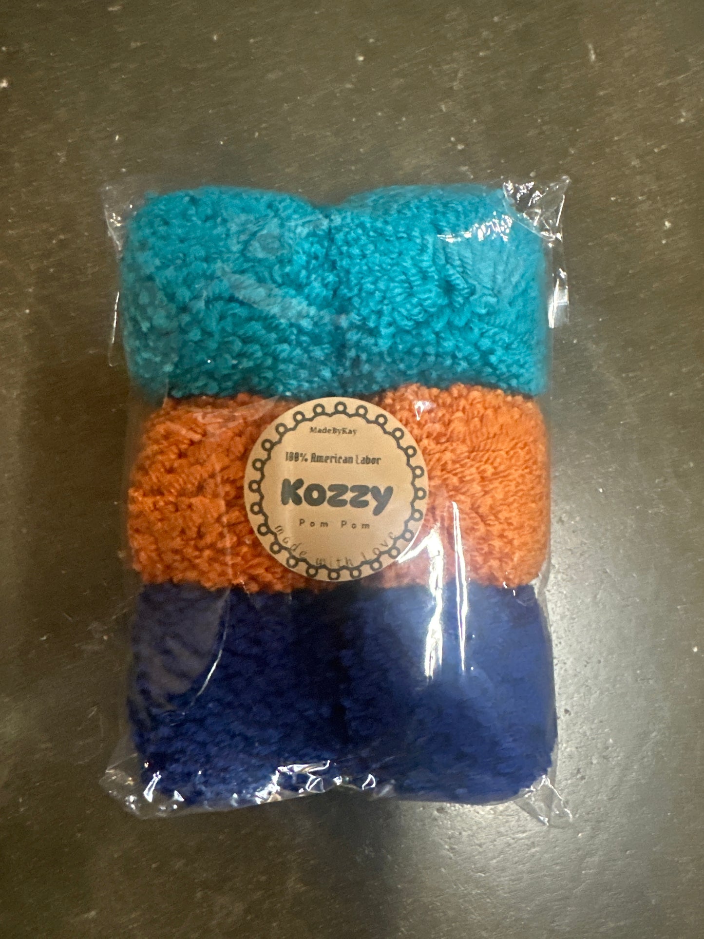 6 Pcs Crafts Pom Poms Balls, 4-5cm (1.5-1.9Inch) Yarn Pom Poms Big Puff Ball with Elastic Loop for Keychain Knitting Hats DIY Arts Crafts Projects Home Decorations