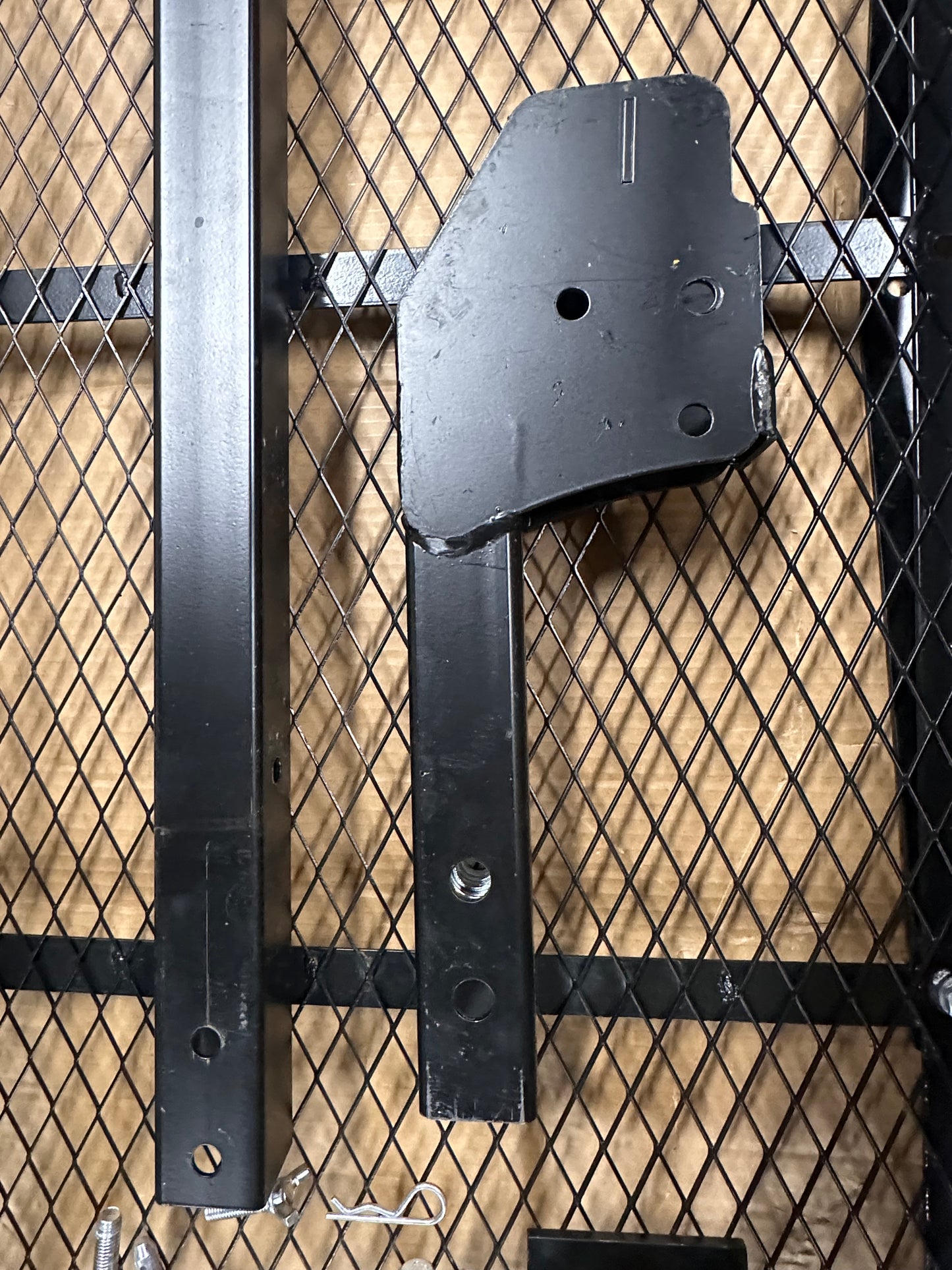 500 Lbs Heavy Duty Hitch Mount Cargo Carrier,  60"×24"x14.4"  Folding Cargo Rack, Rear Luggage Basket, Fits 2"
Receiver for Car, SUV, Camping, Traveling (G1023)