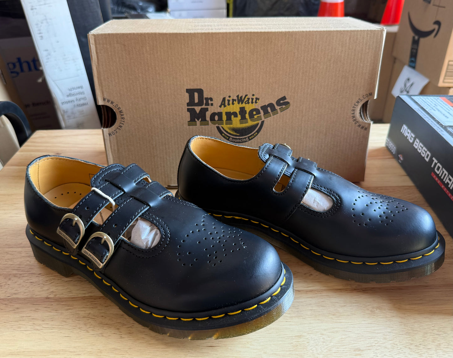 Dr. Martens Womens 8065 Mary Jane Size: 9