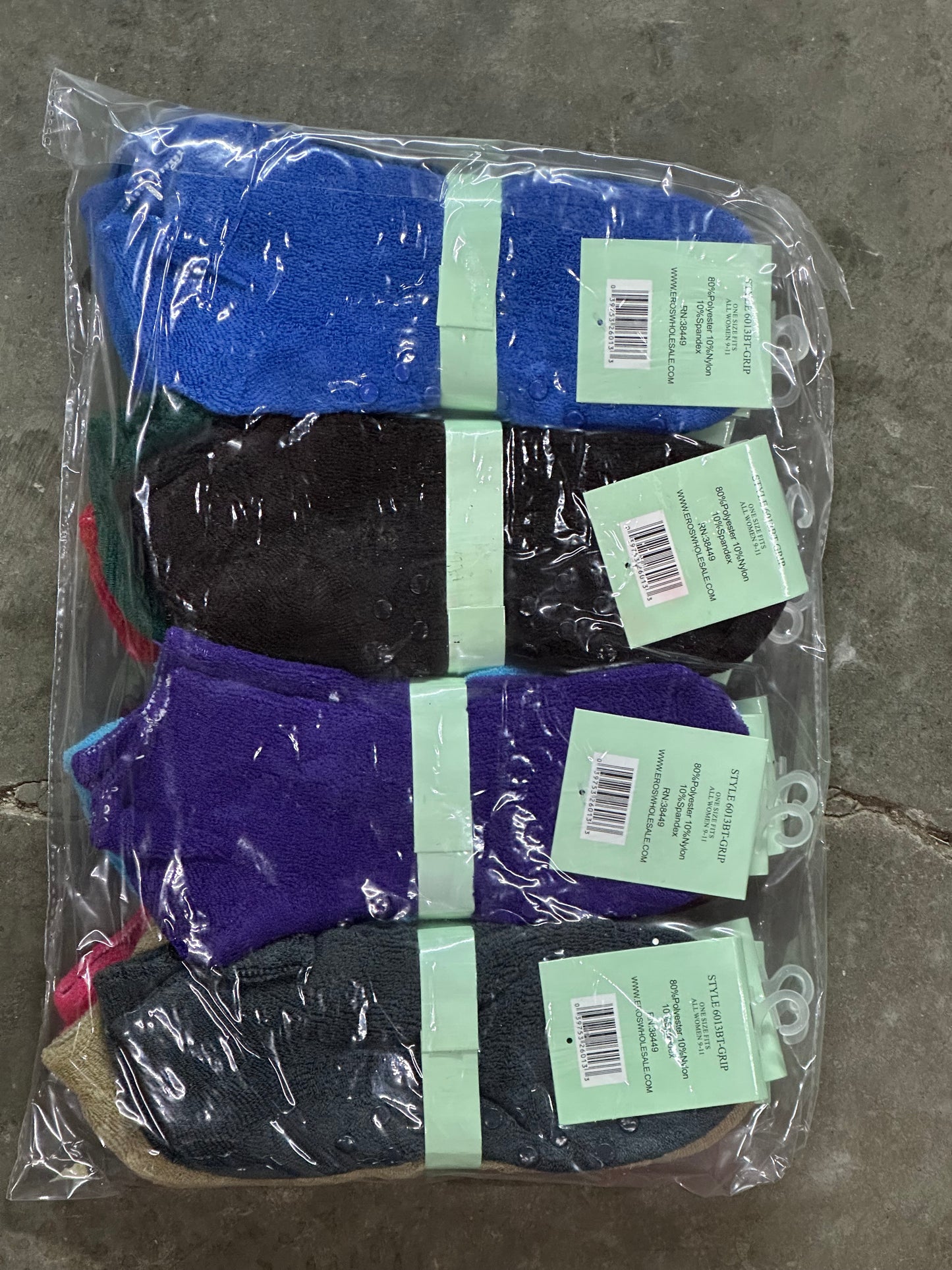 12-Pack Women's Ankle Terry Socks With Grips