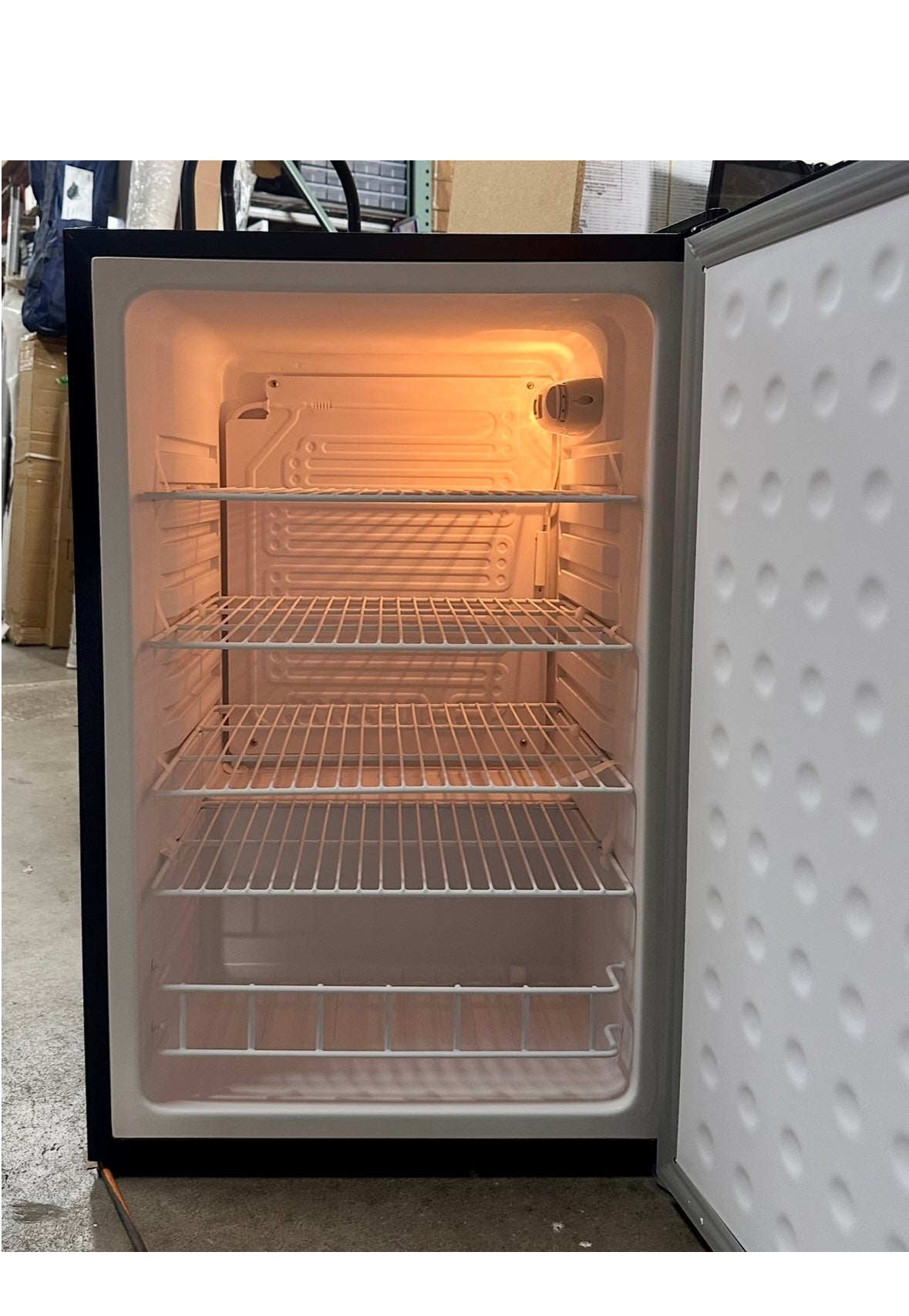 Premium Undercounter/Freestanding Beverage Cooler & Mini Fridge, 4.3 Cu.ft./122L with Reversible Solid Doors, Compact Refrigerator for Home, Restaurants, Commercial (R682)