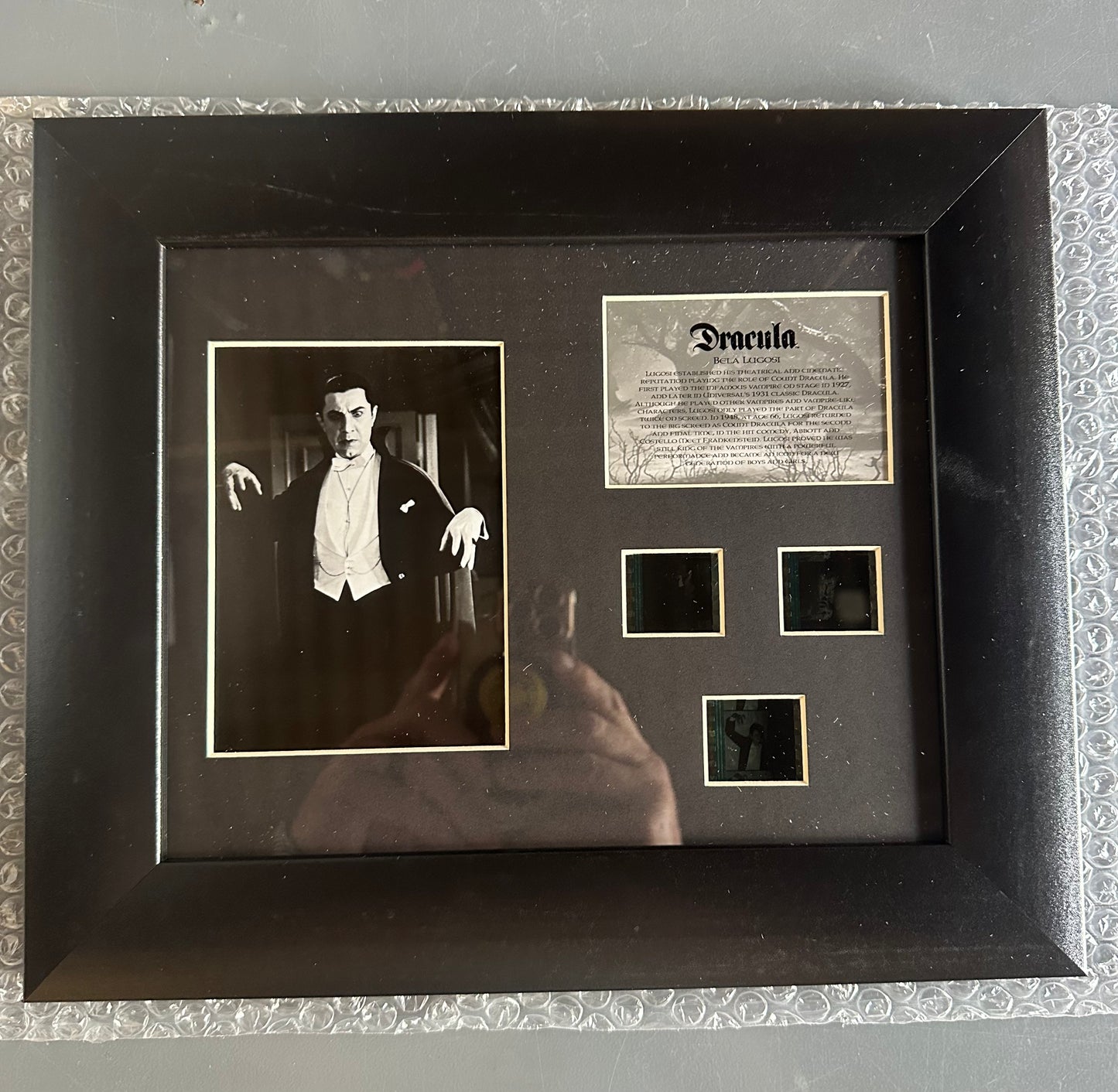 Dracula (Bela Lugosi 1931) Universal Monsters FILMCELLS Framed Wall Art Presentation -3x Clips of 35mm Film - 13x11