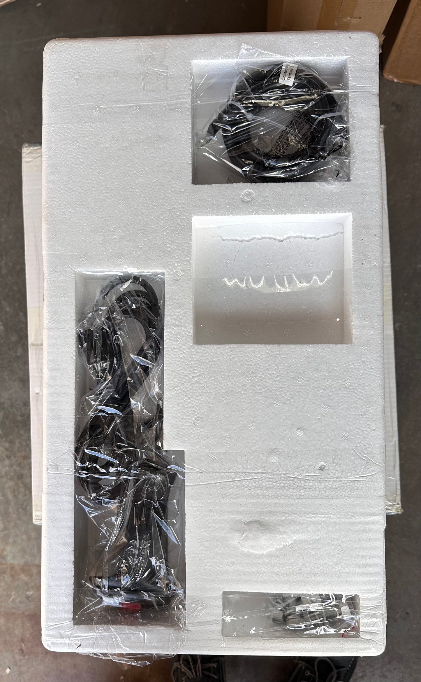 VEVOR Truck Winch 12000lbs Electric Winch, 85ft/26m Steel Cable 12V Power Winch with Wireless Remote Control and Powerful Motor for UTV, ATV, Jeep, Truck (G906)