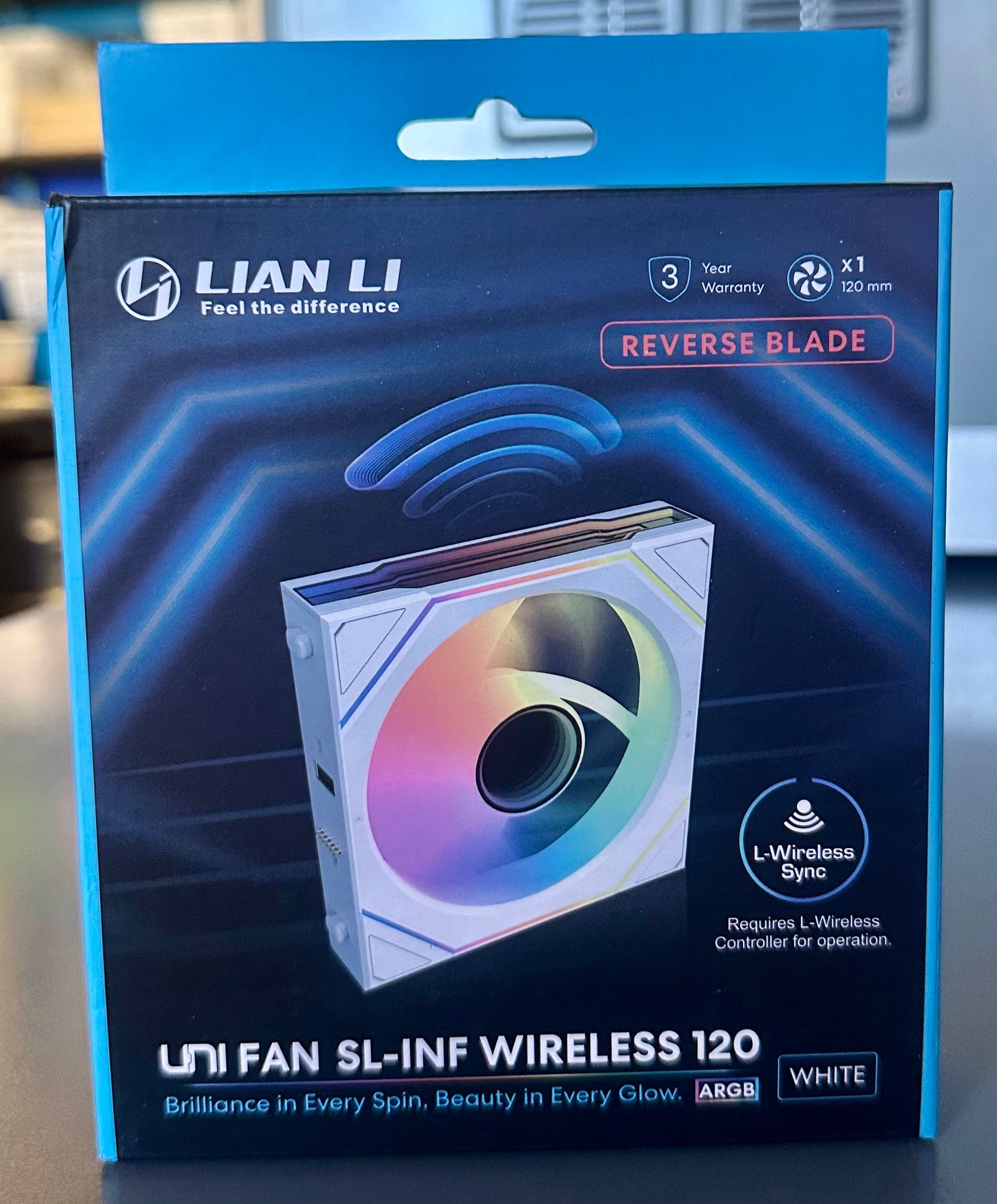 Lian Li UNI Fan SL-Infinity Wireless 120-Single Pack (Reverse Blade)-2.4 GHz Wireless Signal Control-ARGB Fan- Double Infinity Mirror -Daisy-Chain Design- Without Controller - White (12RSLIN1W1W)