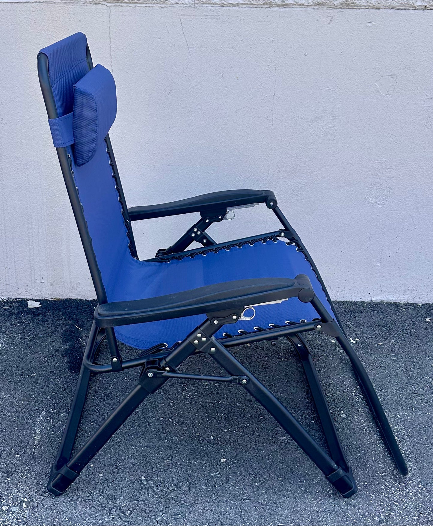 Outdoor Patio Zero Gravity Lounge Chair with Pillow, Folding Reclining with Textilene Material, Fully Adjustable, Extra Wide 26", Navy Blue (G798)