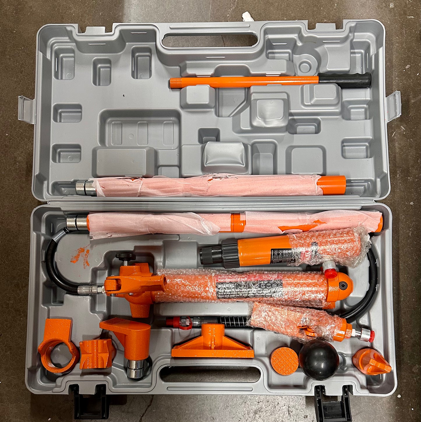 VEVOR 12 Ton Portable Hydraulic Jack with 4.6 ft/1.4 m Oil Hose, Auto Body Frame Repair Kit with Storage Case for Car Repair, Truck, Farm (G950)