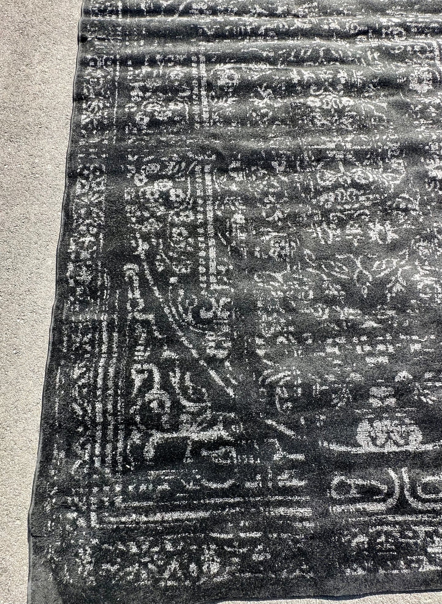 nuLOOM Arlena Vintage Traditional Area Rug - 7'6" x 9'6" Area Rug Modern/Contemporary Black/Grey Rugs for Living Room Bedroom Dining Room Kitchen (L1060)