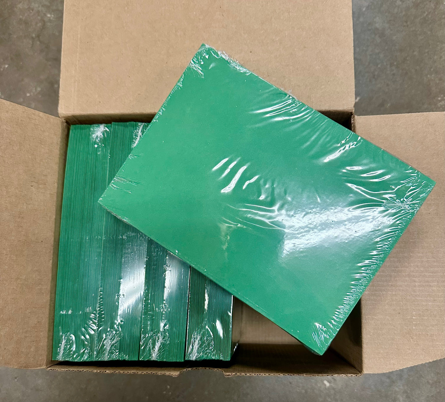 LUX A7 Invitation Envelopes (5 1/4 x 7 1/4) 250/Box, Holiday Green (FE4280-12-250)