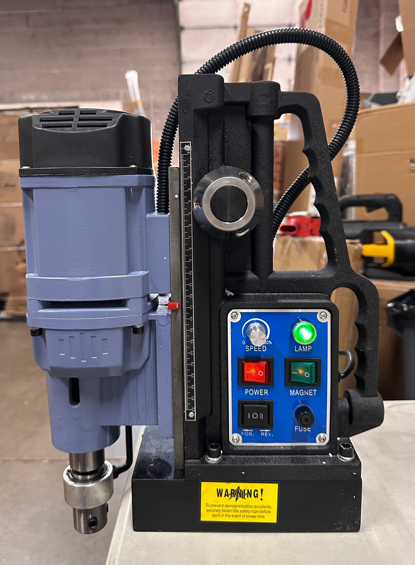 ZELCAN 1550W Mag Drill Press with 2" Dia. 3125 lbf/13900N Mag Force, 650 rpm Power Magnetic Drill with Stepless Speed & Reversible Direction for Metal Surface (G845)