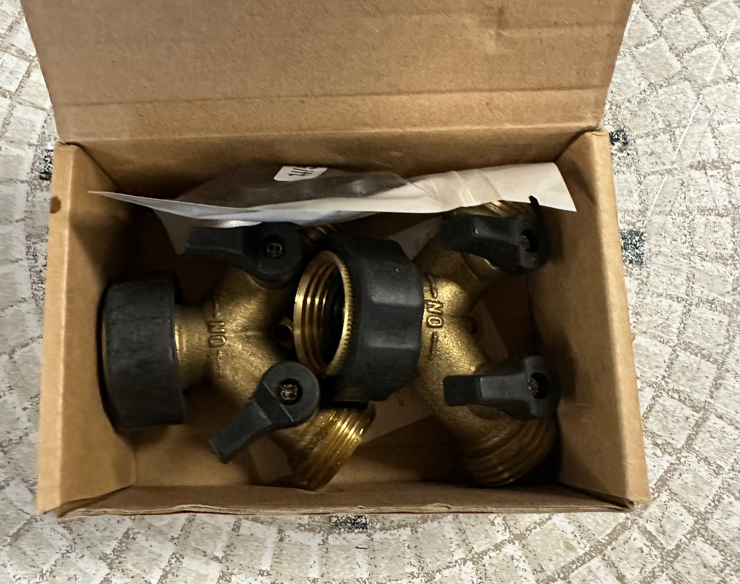 Biswing 2 Pack Garden Hose Splitter 2 Way, Heavy Duty Brass Connector Tap Splitter, Y Splitter 2 Valves with 4 Extra Rubber Washers