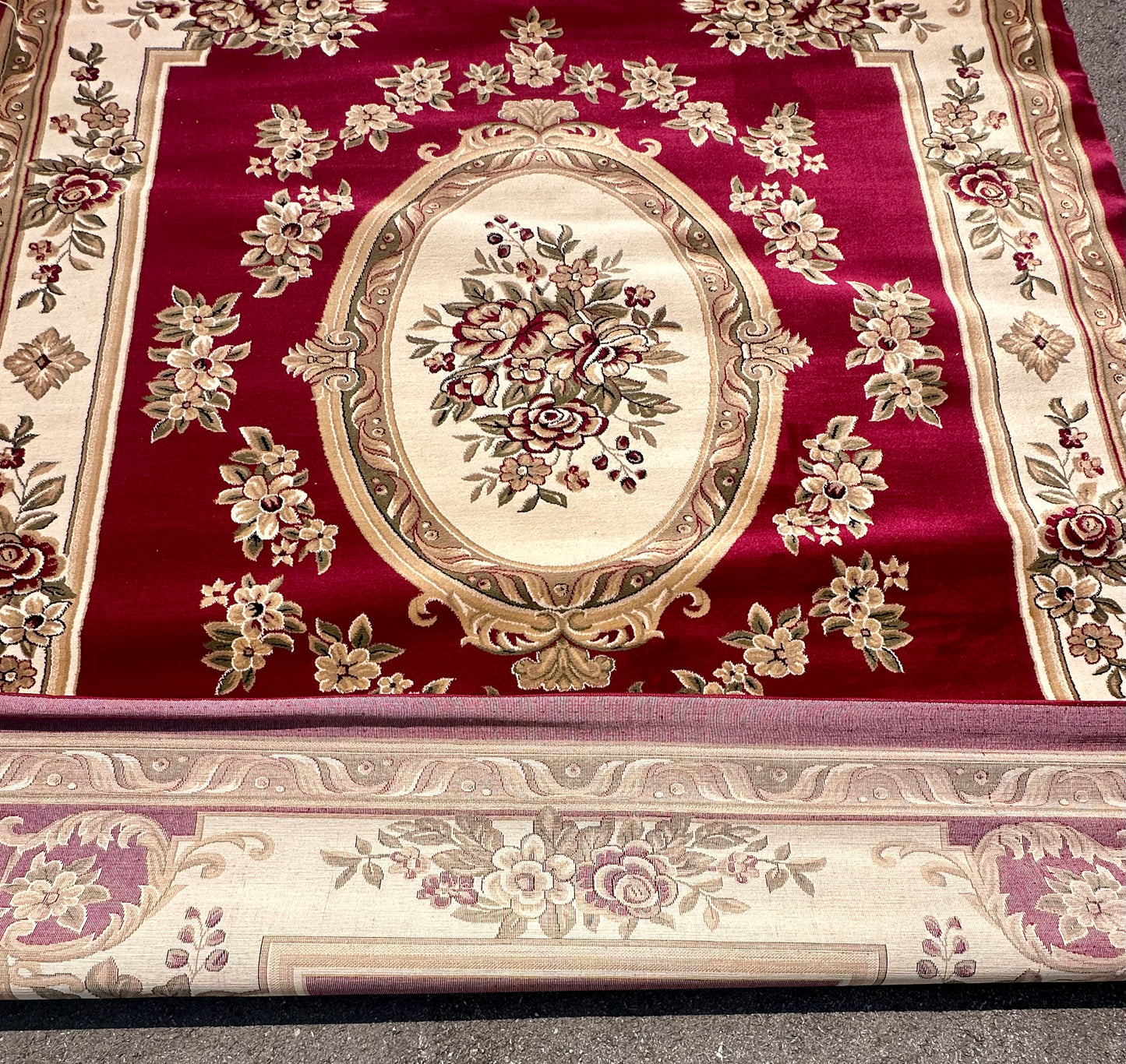 7 ft. 10 in. x 10 ft. 6 in. Timeless Le Petit Palais Traditional Area Rug - Red (L982)
