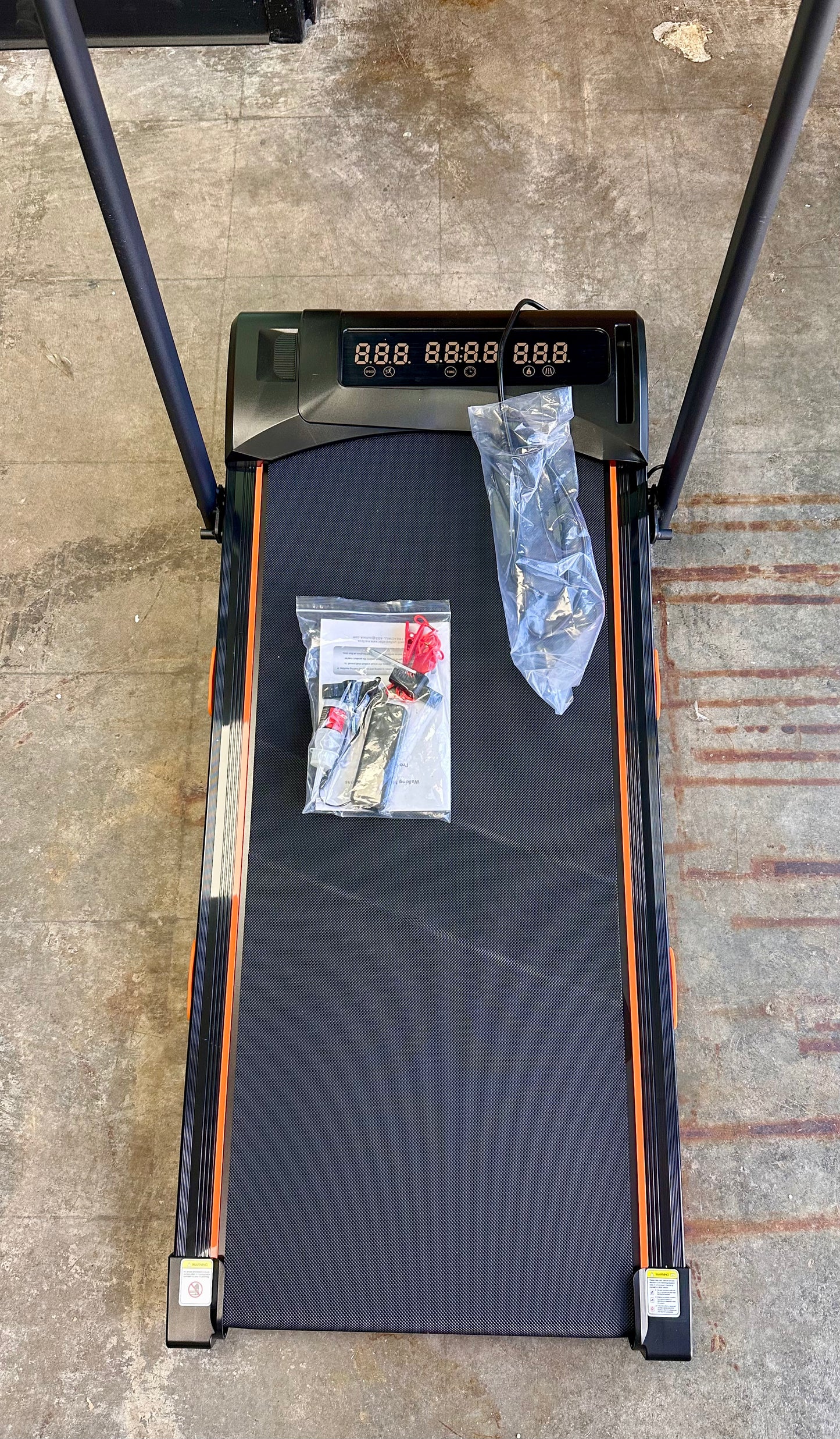 Walking Pad, 6% Manual Incline, 300lb Capacity, Foldable, Portable 2.5HP Mini Treadmill for Home, Office, Compact Design for Walking Fitness, Workout (W538)