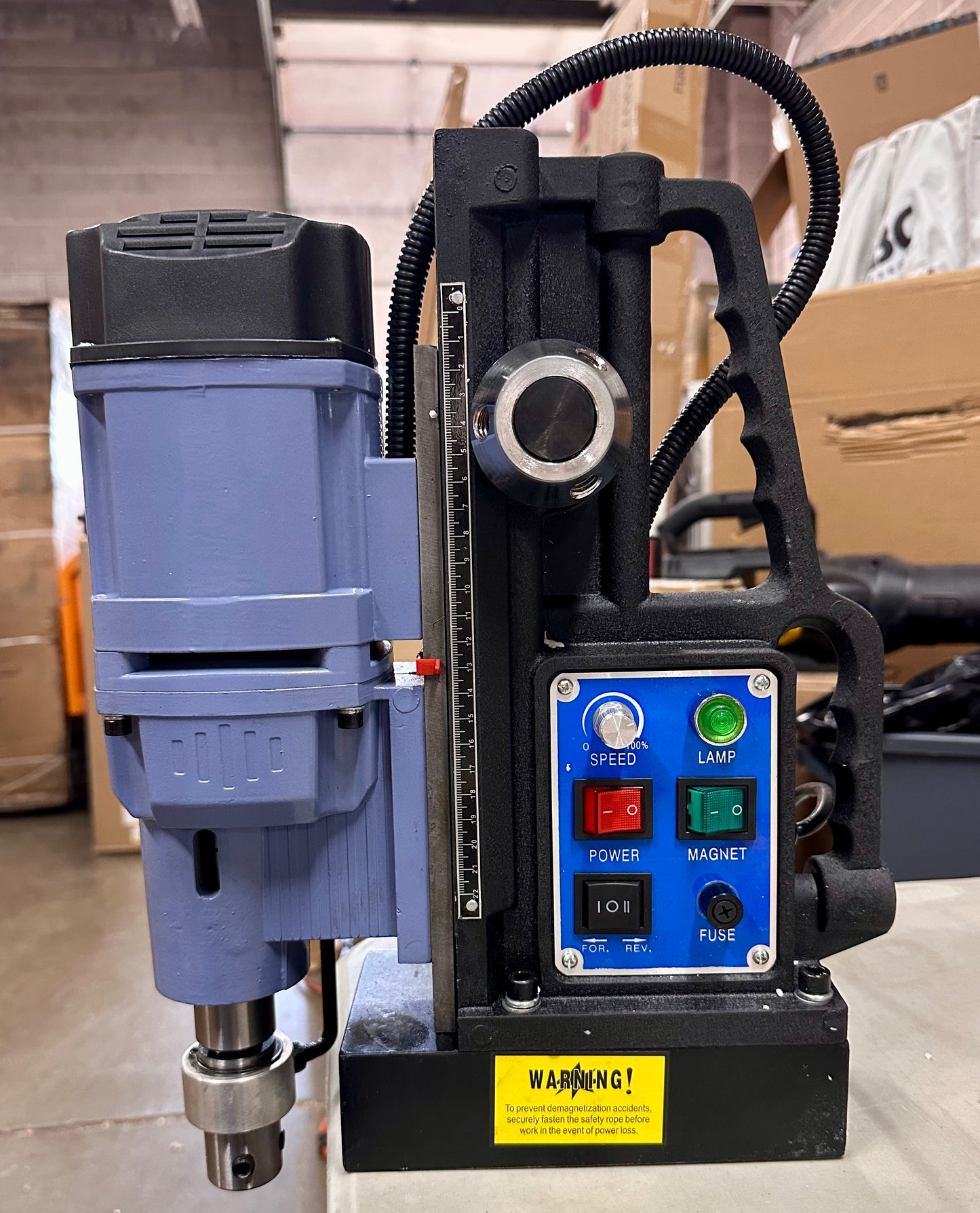 ZELCAN 1550W Mag Drill Press with 2" Dia. 3125 lbf/13900N Mag Force, 650 rpm Power Magnetic Drill with Stepless Speed & Reversible Direction for Metal Surface (G845)