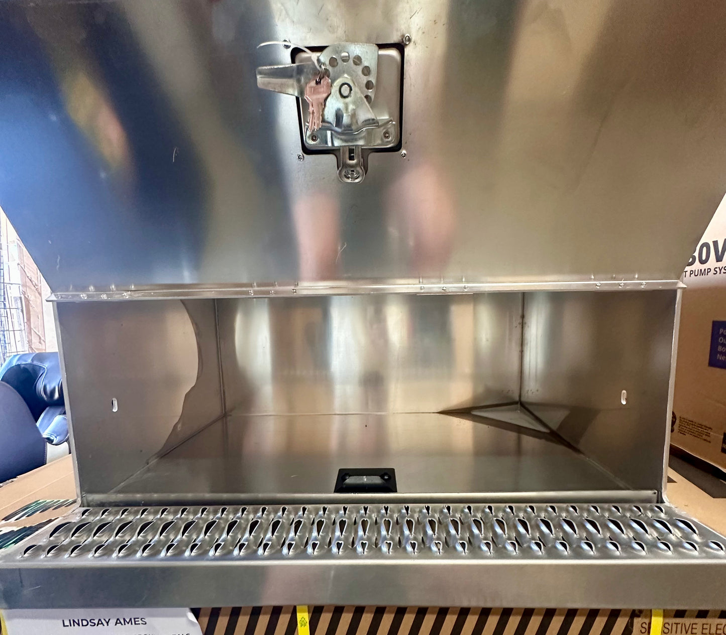 30 inch Step Semi Truck Tool Box, Cab Entry Battery Box fit for Peterbilt 385, 377 (G799)