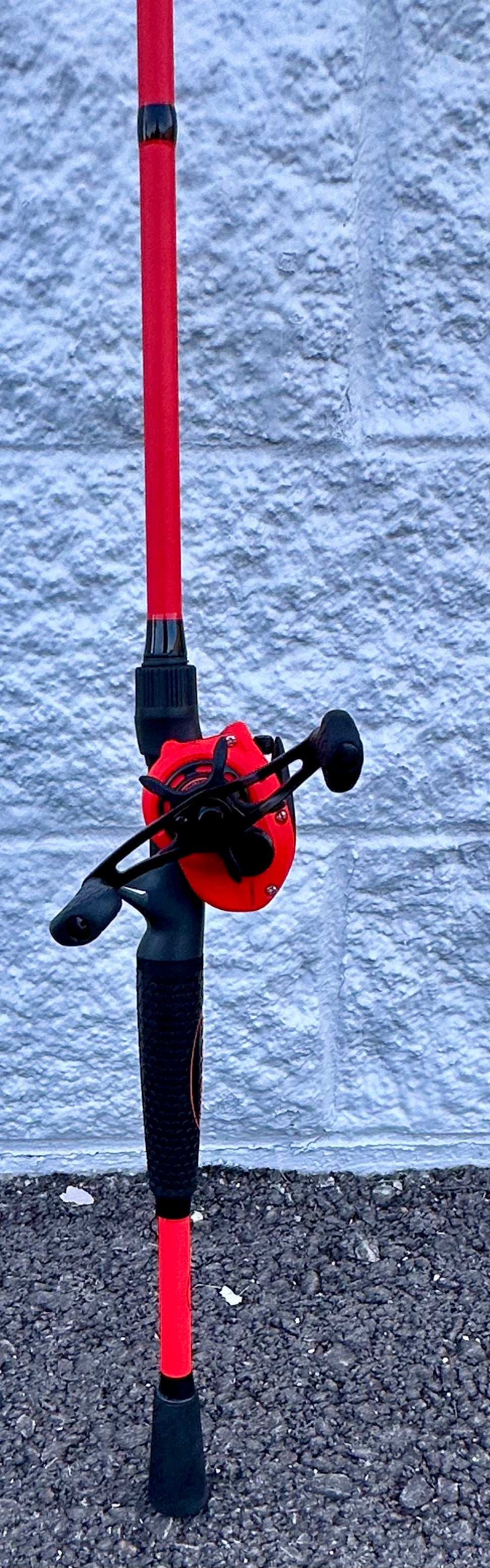 Lew's MACH Smash Baitcast Reel and Fishing Rod Combo, IM6 Graphite Blank Fishing Rod, Split Grip Winn Dri-Tac Handle, Fluorescent Red (W540)