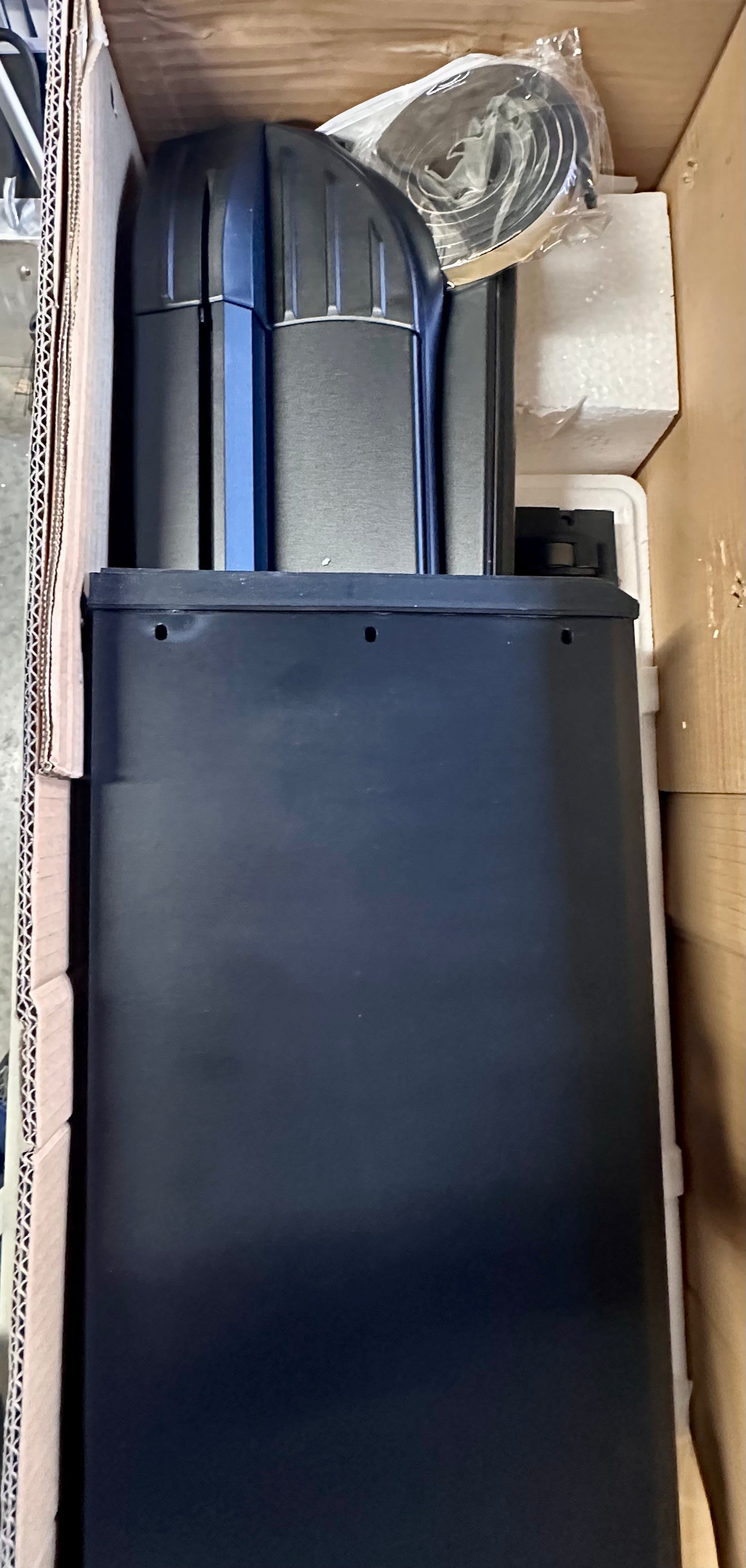 Retractable Hard Tonneau Cover Fits 2015-2023 Toyota Tacoma 5 Ft Truck Bed (60'') w/OE Track System (5 FT) (G1043)