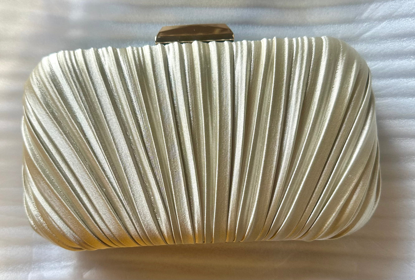 Clutch Purses for Women Pleated Evening Bag Women's Purse for Wedding Party Prom with Detachable Chain