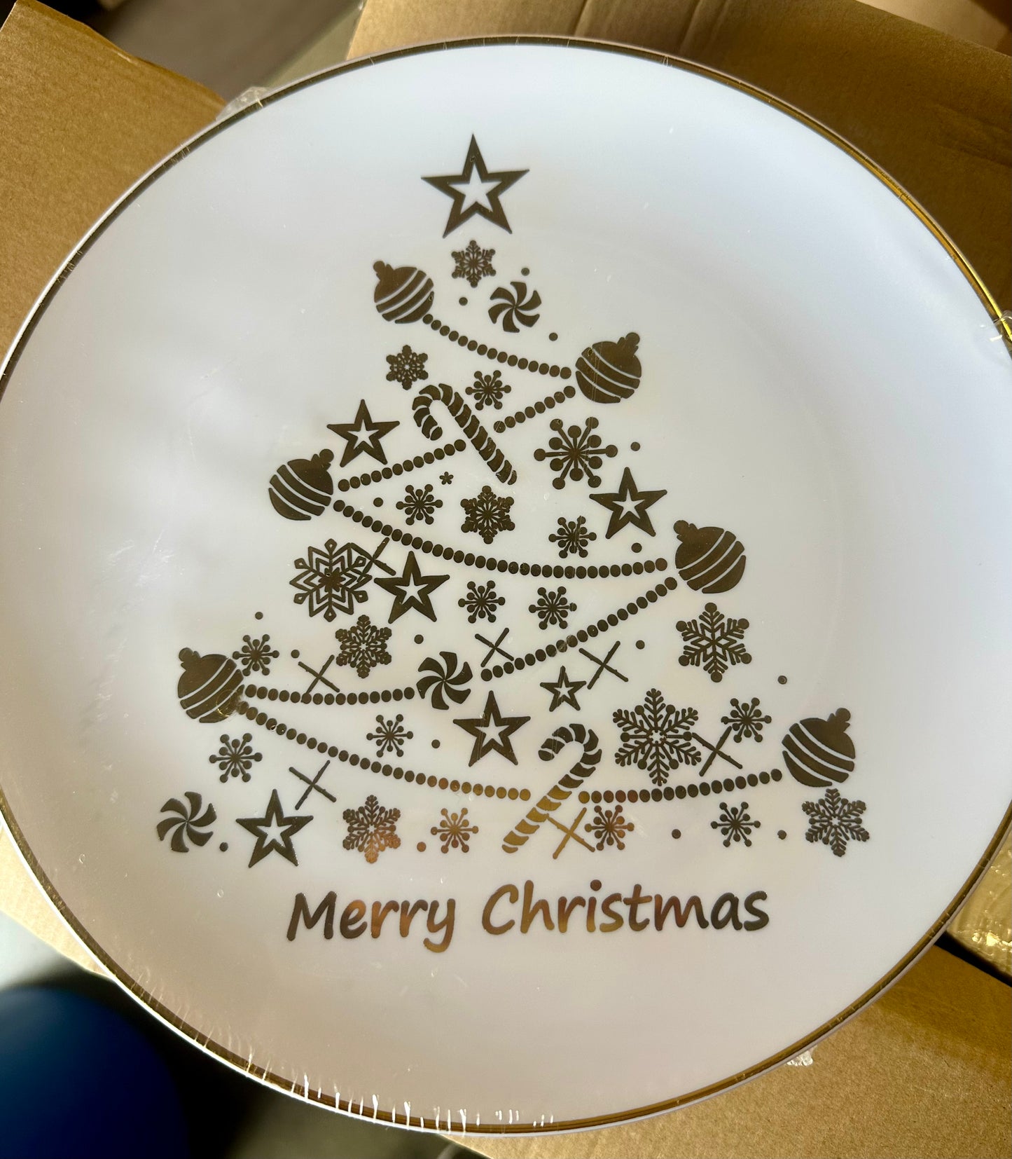 Nervure 175PCS Christmas Plastic Plates - White and Gold Disposable Plates Sets Include 25Dinner Plate, 25Dessert Plate, 25Forks, 25Knives, 25Spoons, 25Cups, 25 Napkins Perfect for Christmas Party