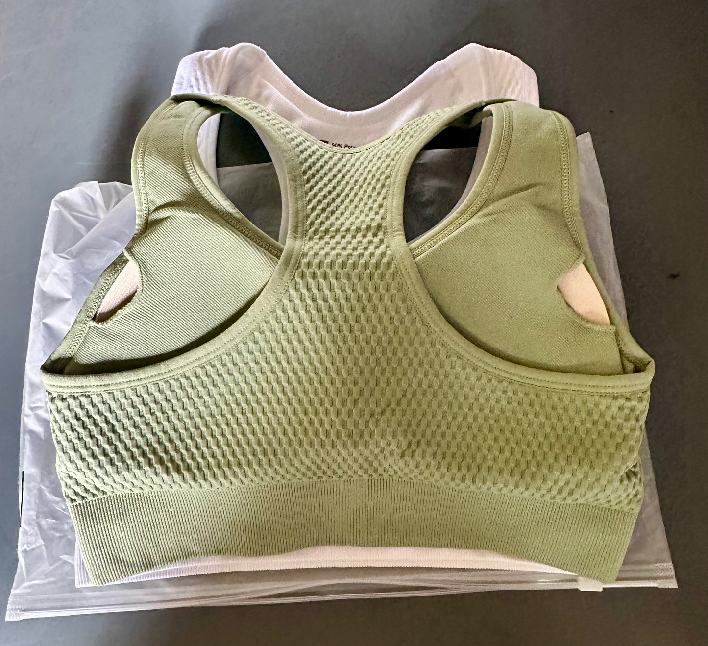 Women's Seamless Sports Bras-Padded High Impact Support Workout Bra Tops for Yoga Gym Fitness, White, Green  (2 Pcs) (Size Small)