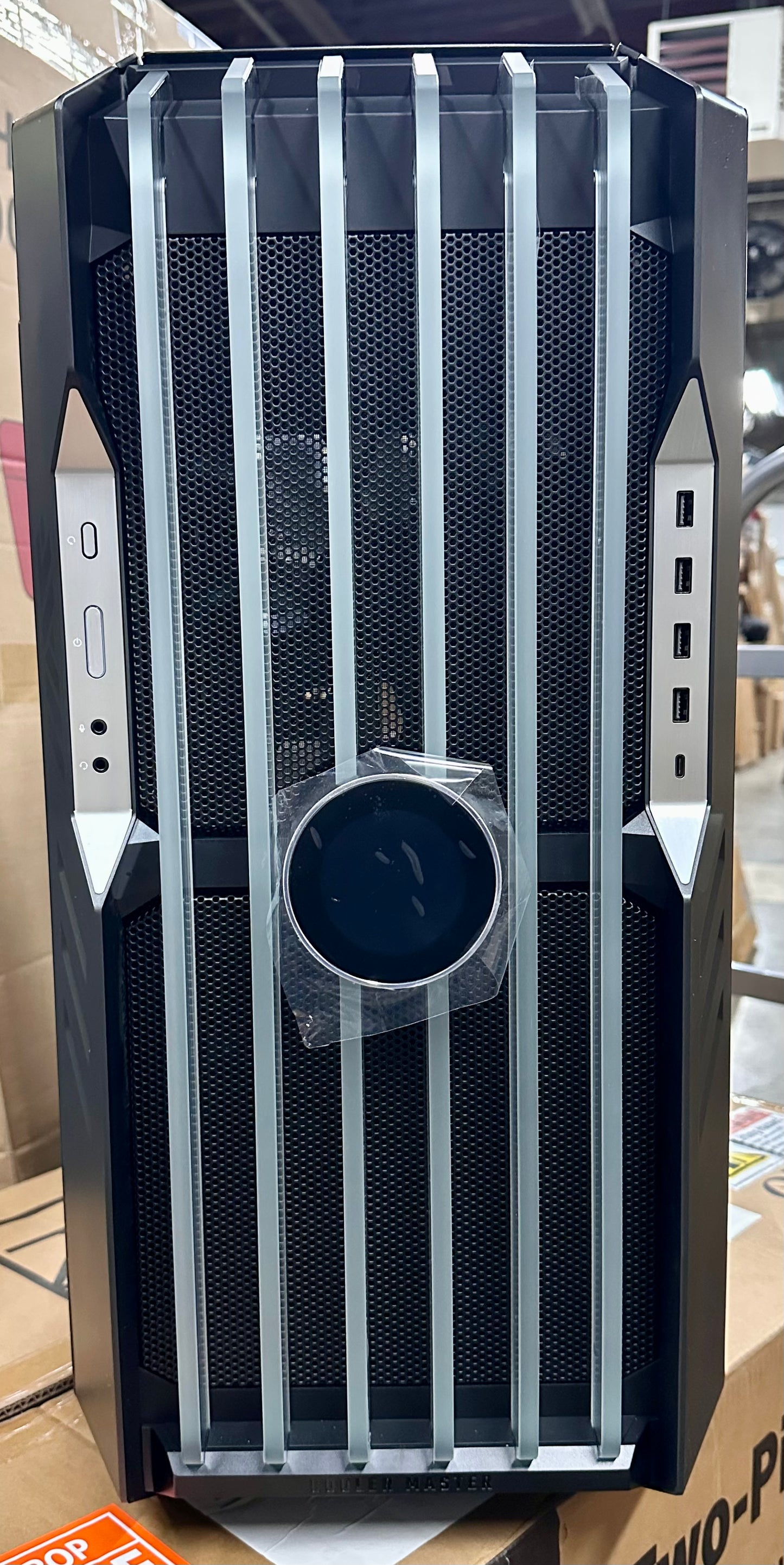 Cooler Master HAF 700 EVO E-ATX High Airflow PC Case, IRIS Customizable LCD .Breathable TG Front Panel, 200mm Sickleflow Fans, 1 x USB 3.2 gen 2 Type C, 4 x USB 3.2 gen 1 (3.0) (H700E-IGNN-S00) (R709)