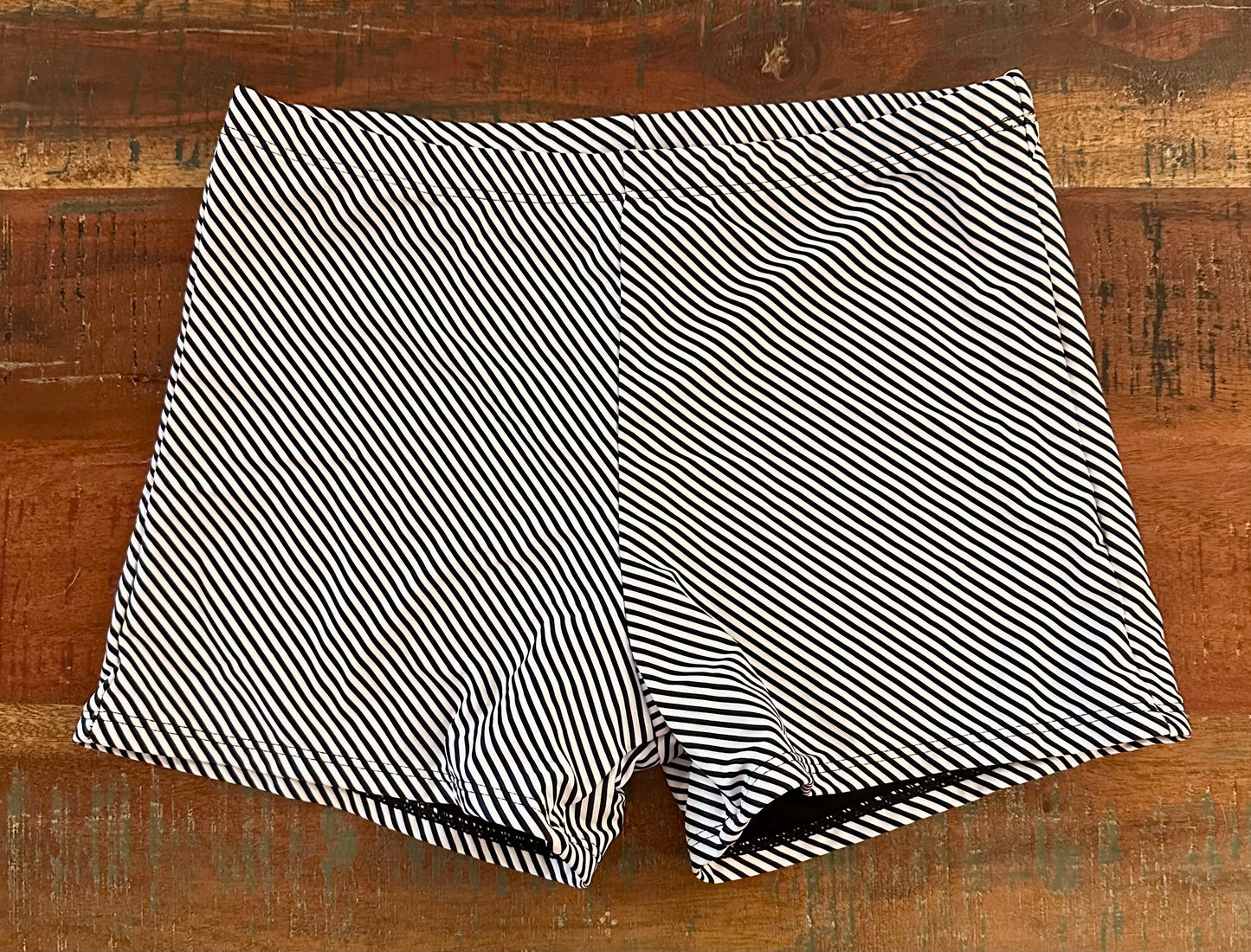 Women’s Striped Mini Shorts (Size Large)