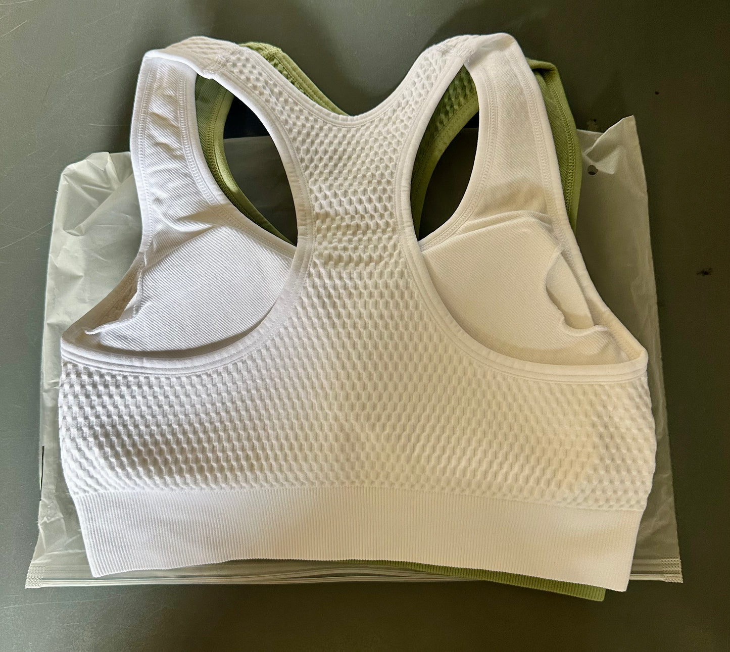 Women's Seamless Sports Bras-Padded High Impact Support Workout Bra Tops for Yoga Gym Fitness, White, Green  (2 Pcs) (Size Small)