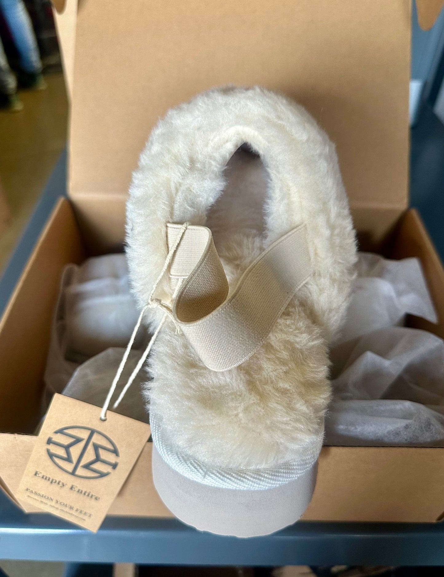Women's Platform Slippers, Suede Fuzzy Slippers with Strap (Size 7.5)