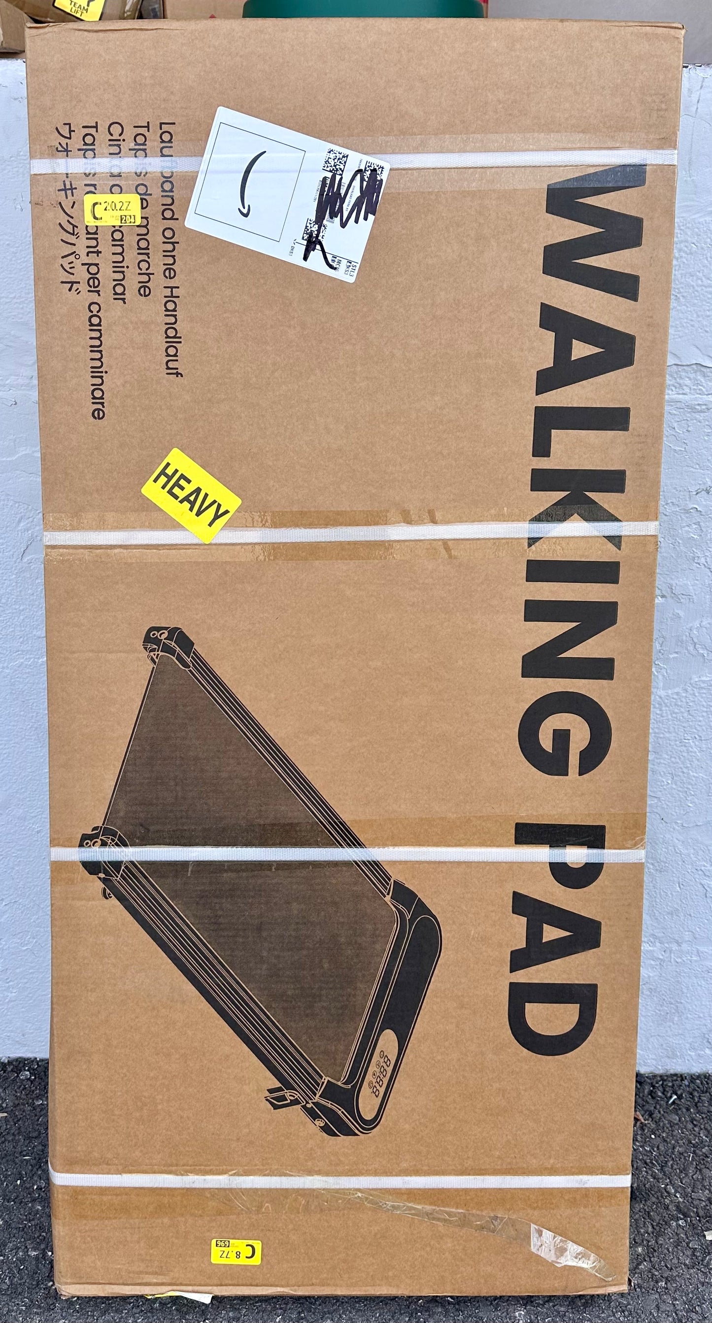 HUANUO Walking Pad Treadmill with 5° Incline, 330 lbs Weight Capacity, 2.5 HP Low Noise Desk Treadmill, Remote Control & LED Display, Portable Treadmill for Home, Knee Protection (W545)